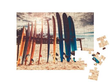 puzzleYOU Puzzle Surfbretter am Strand, 48 Puzzleteile, puzzleYOU-Kollektionen Surfen, Pazifik, Menschen