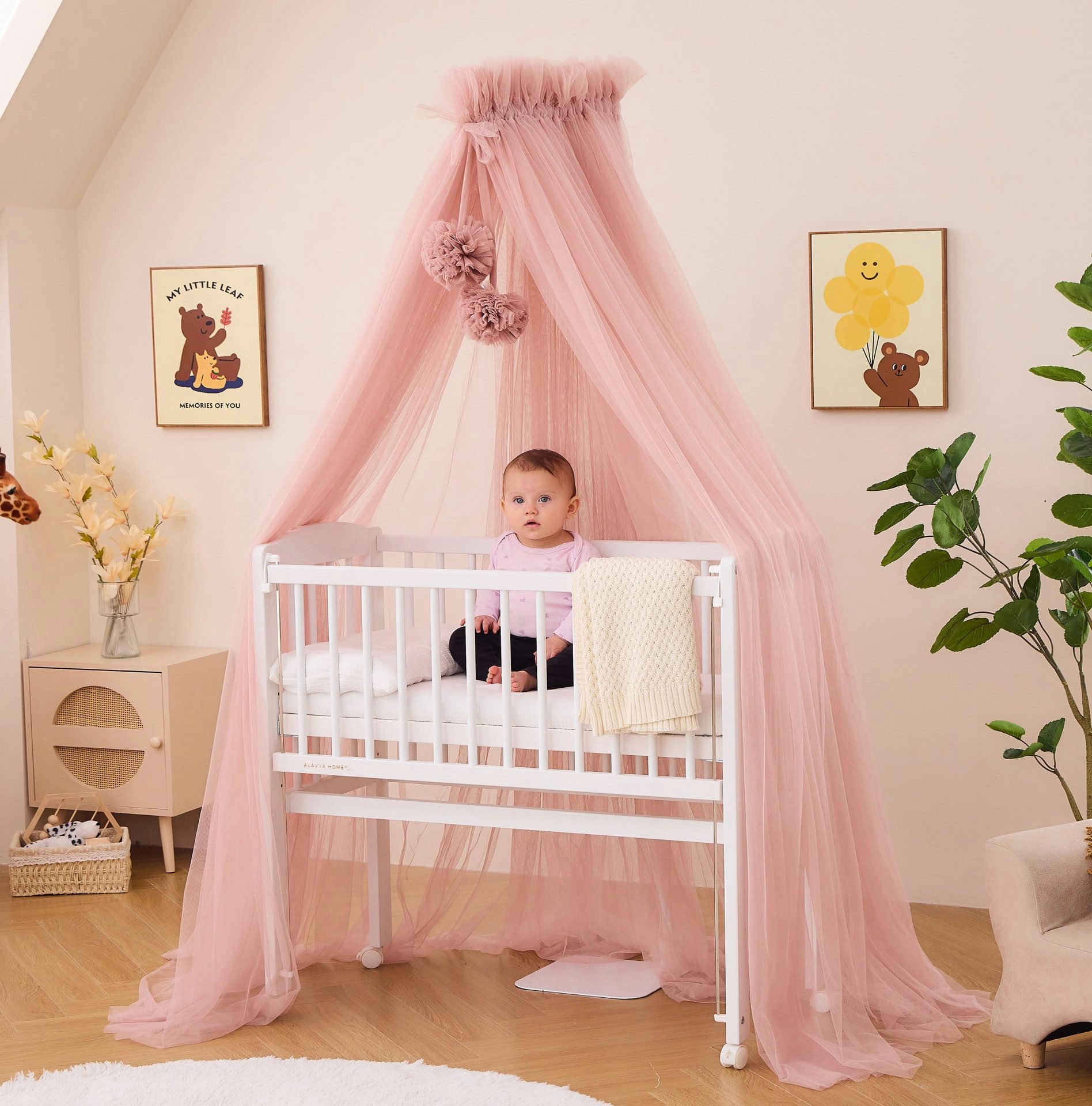 Alavya Home® Betthimmel Alavya Home Betthimmel mit Pompons Baumwolle - Rosa