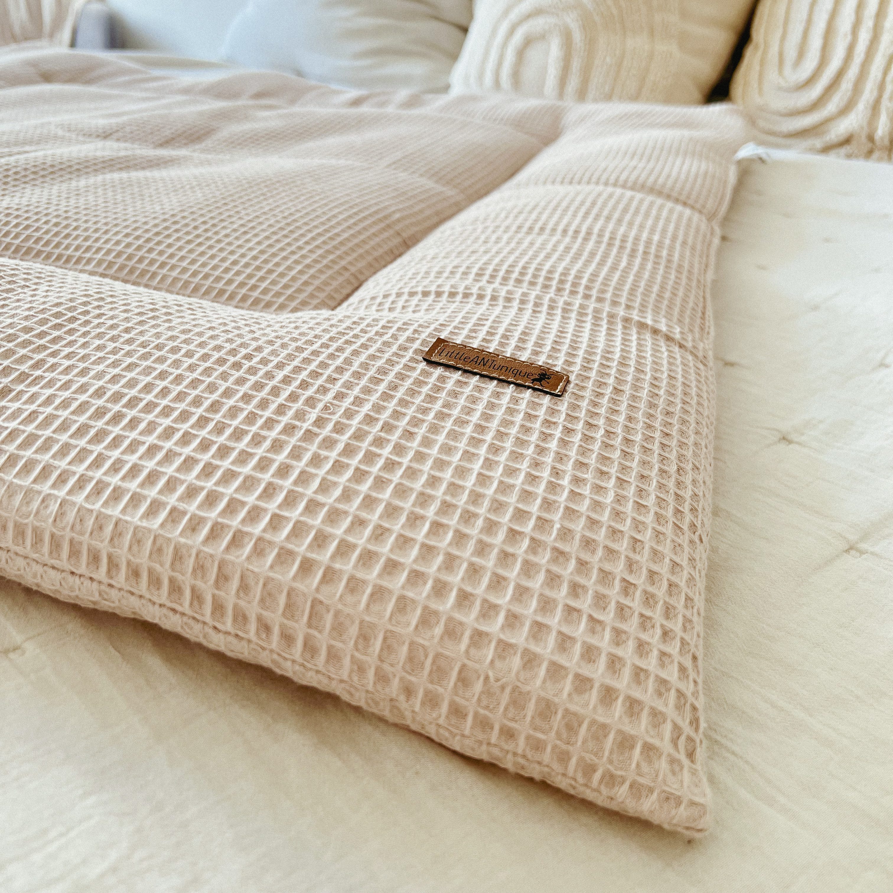 Krabbeldecke Krabbeldecke, Laufgitterpolsterung, Spielunterlage Waffel beige, LittleANTunique