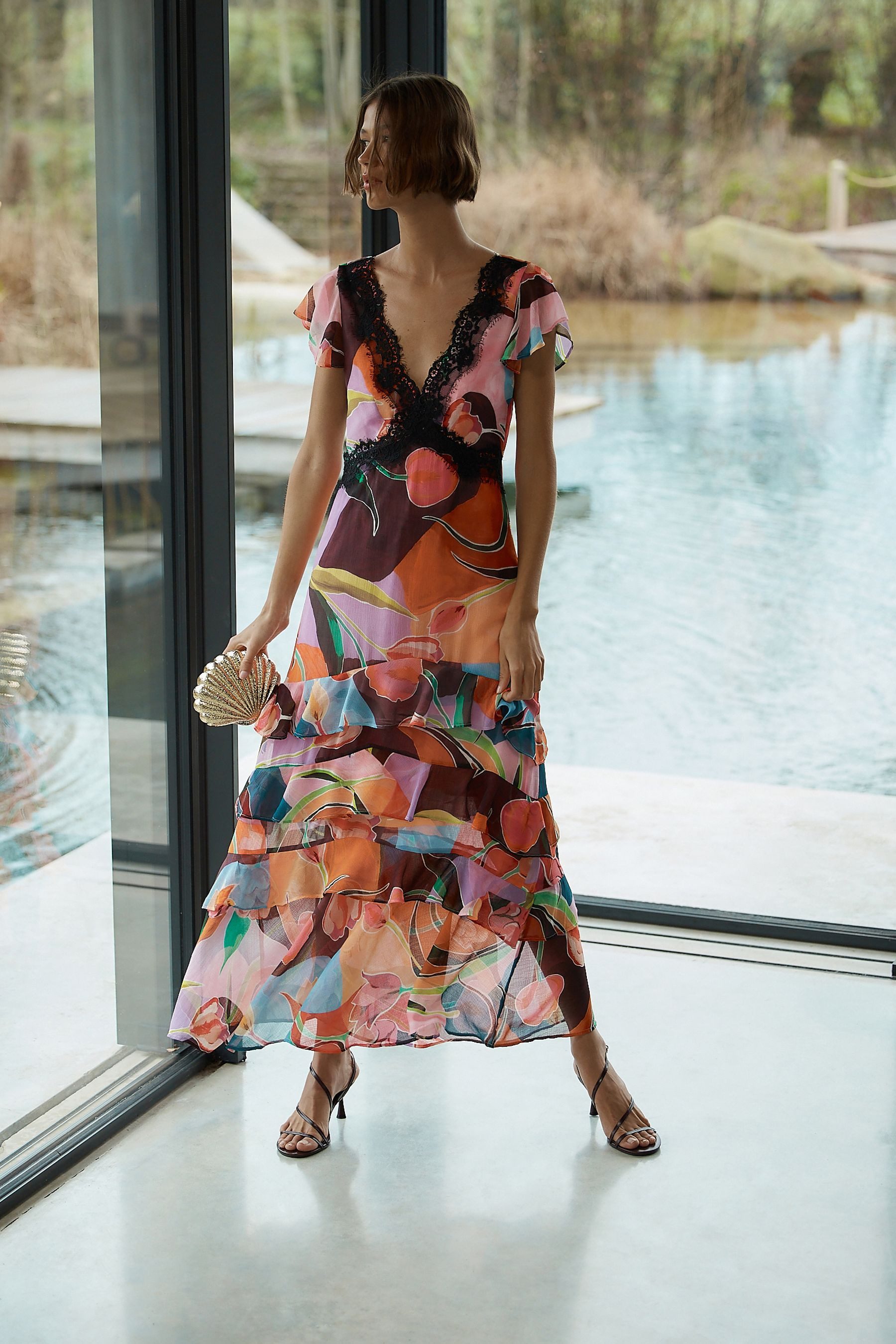 Next Maxikleid Festliches, gestuftes Maxikleid mit Spitze (1-tlg)