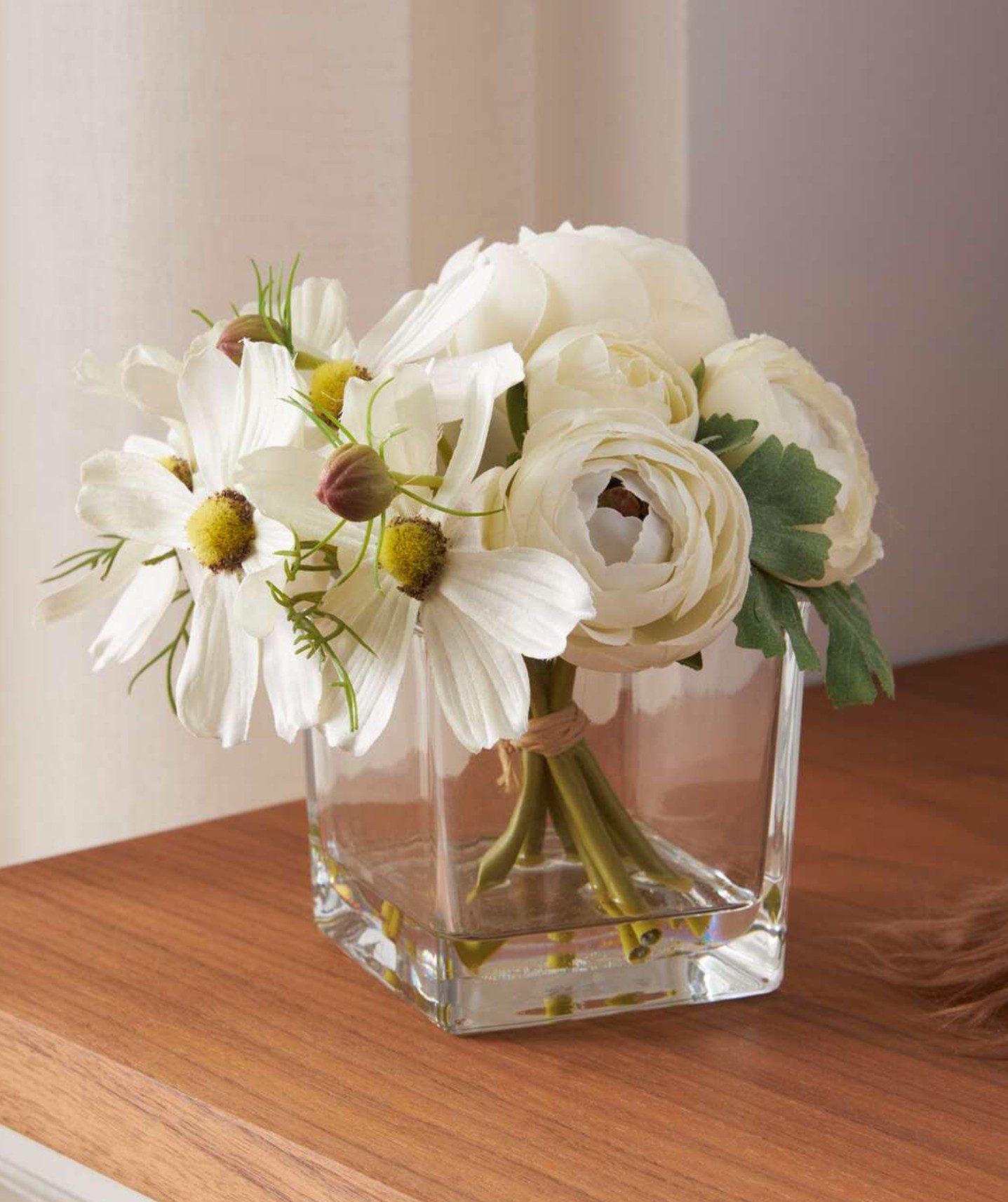 Dekoleidenschaft Dekovase "White" Vase mit Blumenstrauß Deko-Set Glasvase mit künstlichen Blumen, Blumenvase mit Kunstblumen, Tischvase mit weißen Kunstblüten