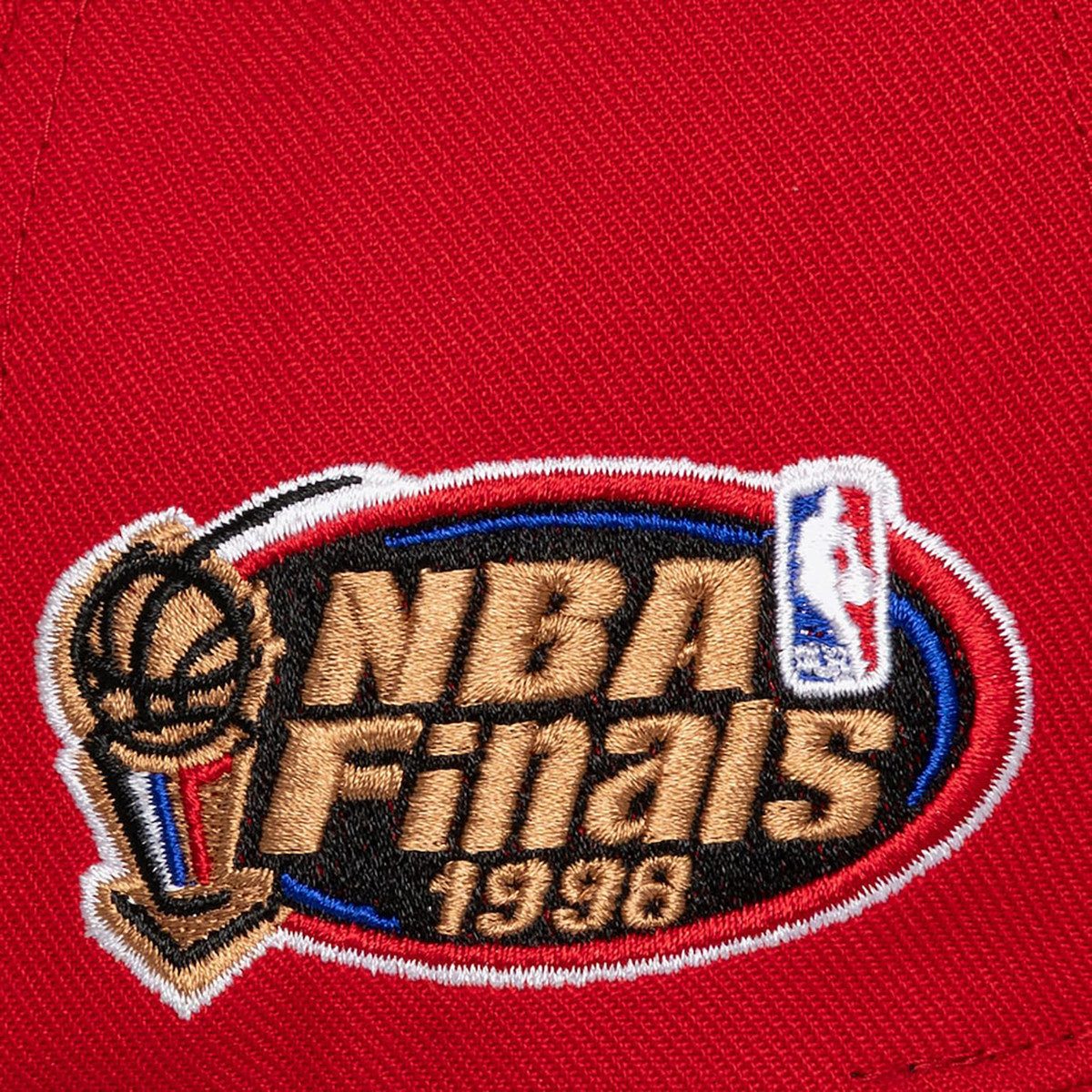Mitchell & Ness Snapback Cap NBA Chicago Bulls red (kein Set) leicht gebogene Schirm