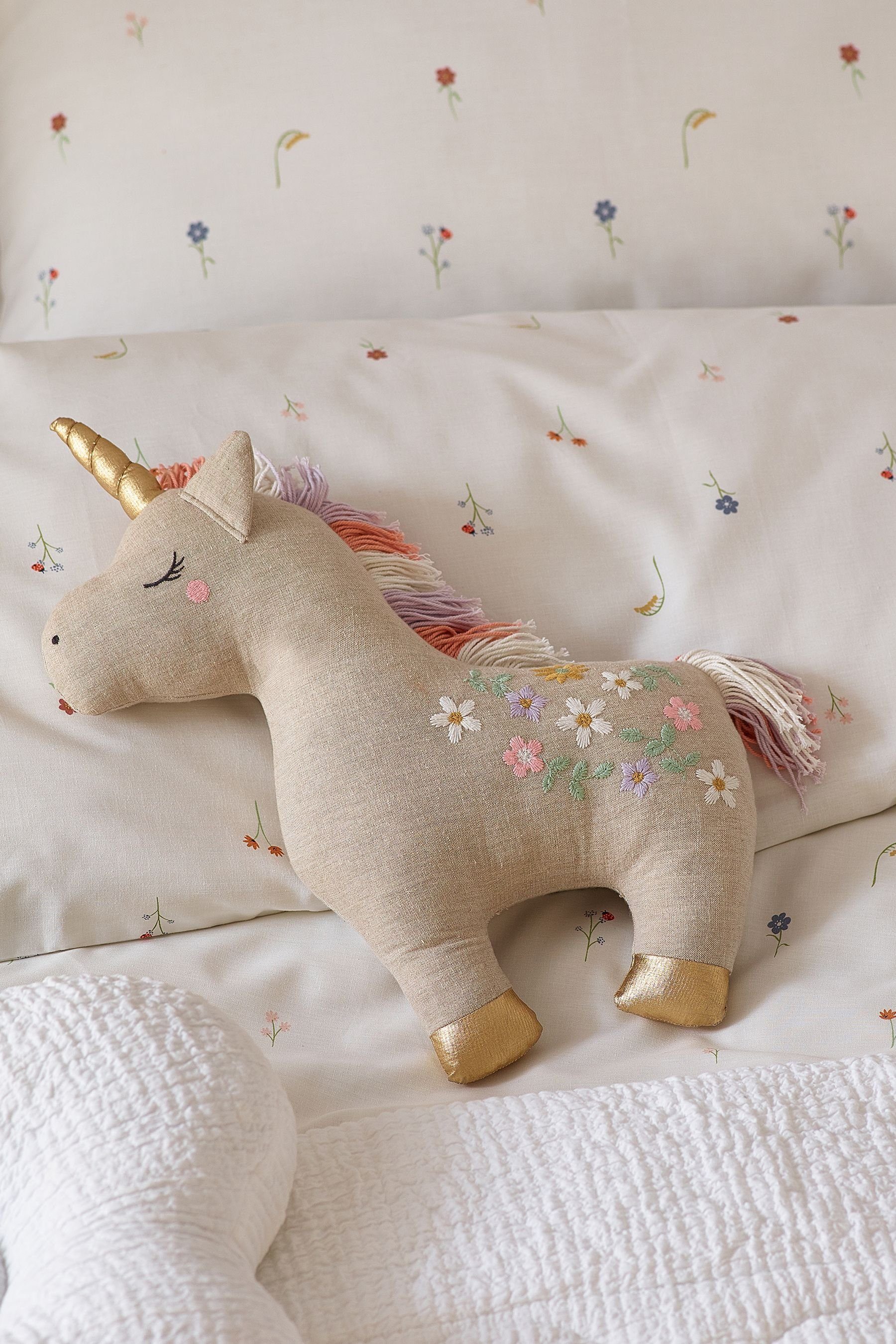 Next Dekokissen Bestickt Spielkissen Plüschtier Einhorn günstig online kaufen