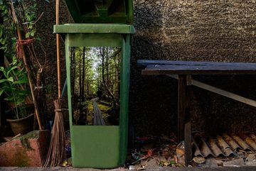 MuchoWow Wandsticker Pfad durch die Wälder des kanadischen Queen-Charlotte-Archipels (1 St), Mülleimer-aufkleber, Mülltonne, Sticker, Container, Abfalbehälter