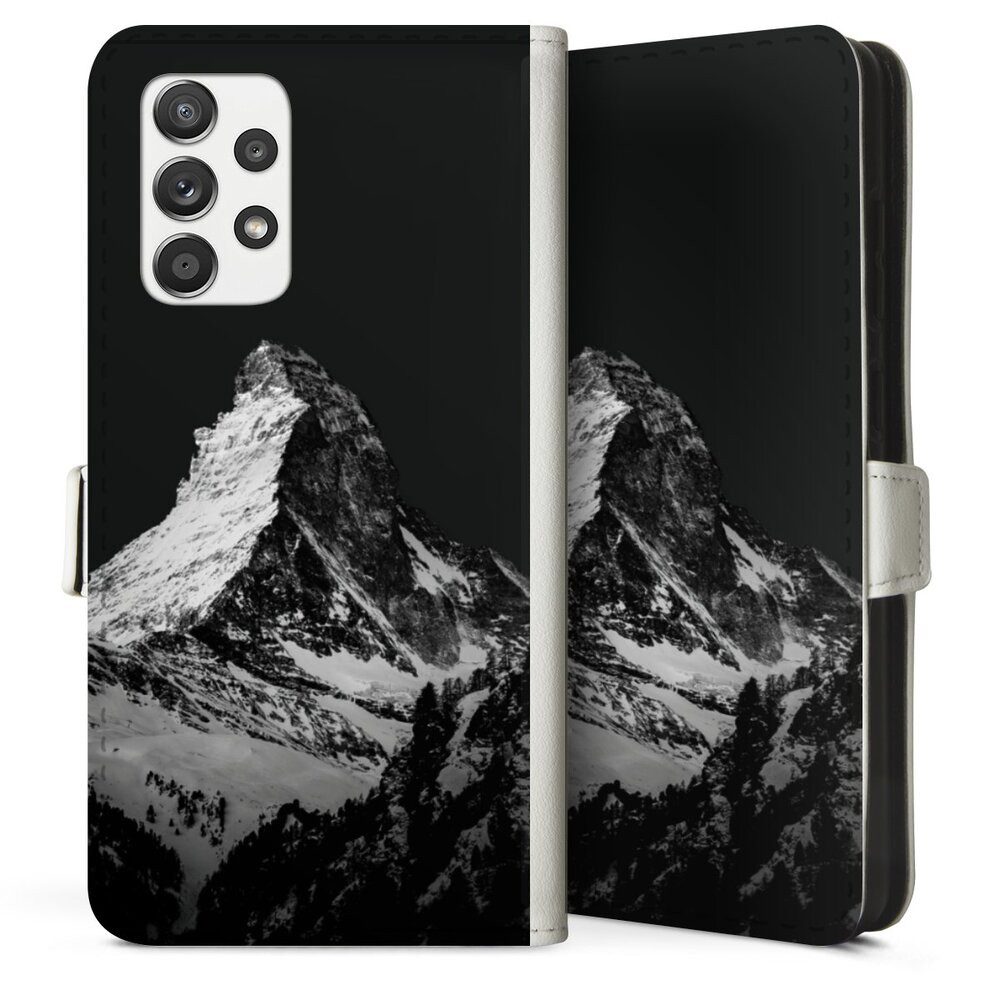DeinDesign Handyhülle Berg Schnee Alpspitze Snow Capped Mountains Grayscale, Samsung Galaxy A52s 5G Hülle Handy Flip Case Wallet Cover