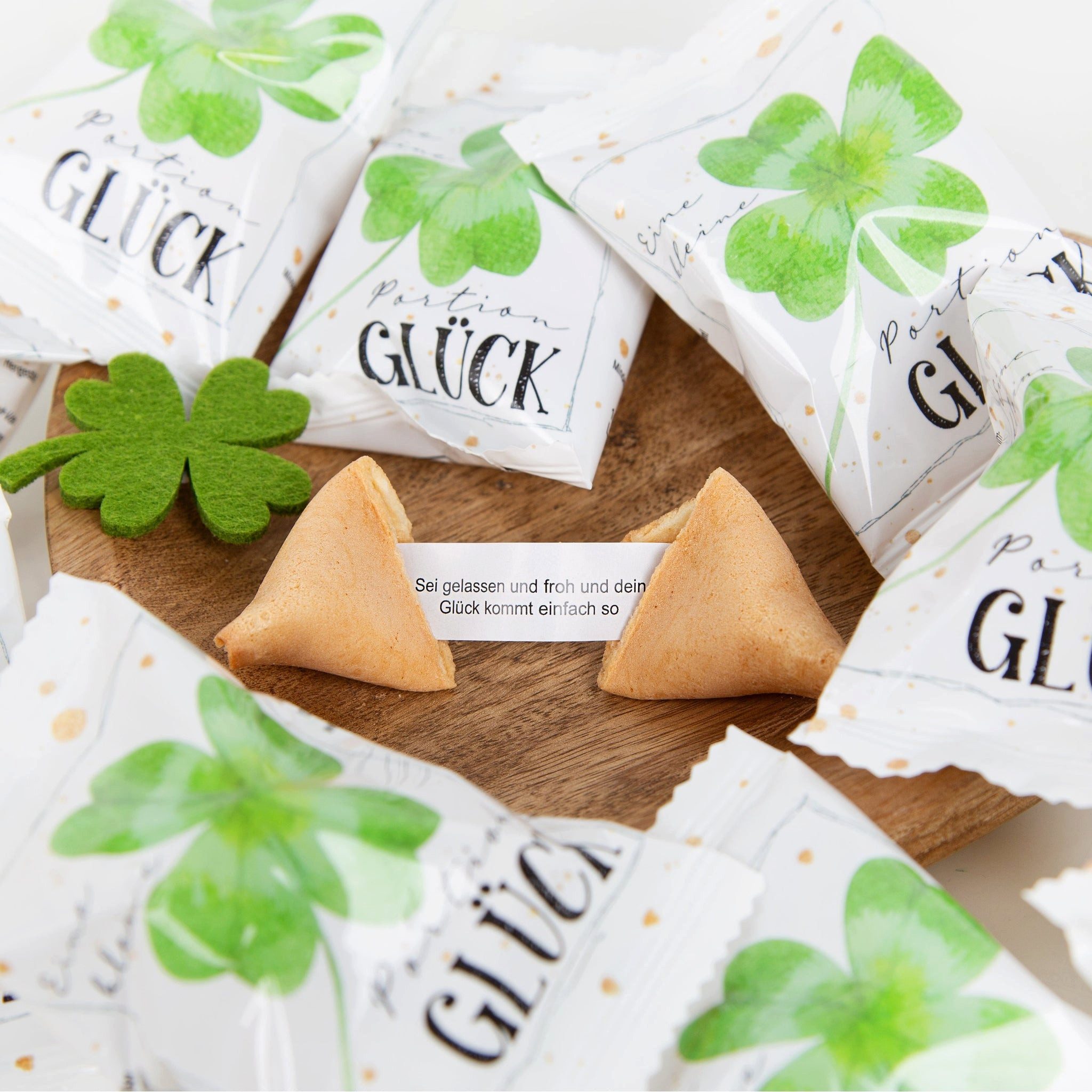 Logbuch-Verlag Dekofigur 10 Glückskekse Eine Portion Glück kleines Geschenk günstig online kaufen