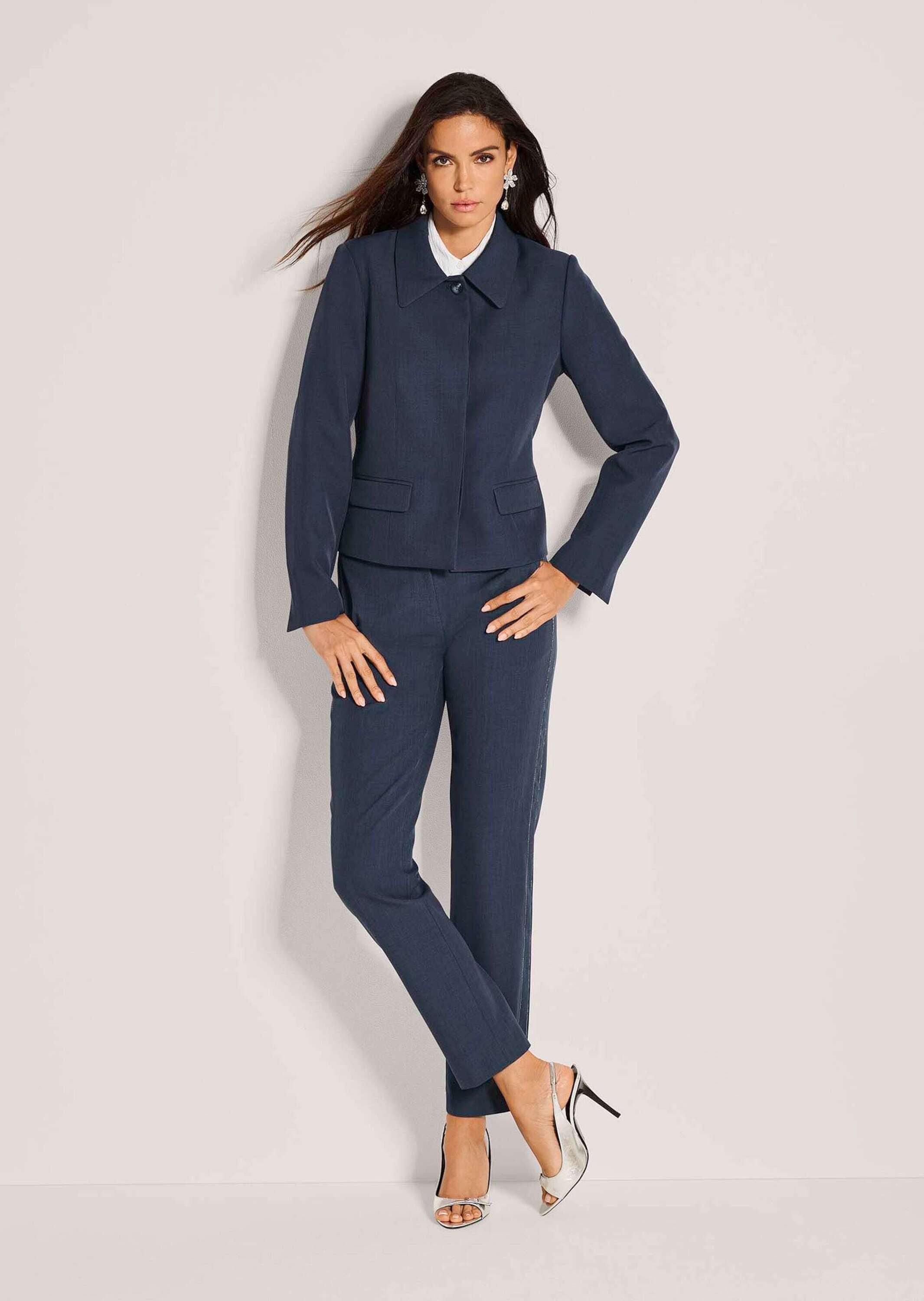 MADELEINE Kurzblazer Edler Kurzblazer mit Klappkragen Businessblazer mit Knopfleiste, Pattentaschen und Langarm