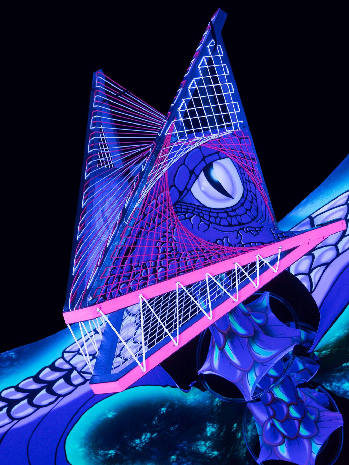 unter Dekoobjekt Temple Drache Blue" UV-aktiv, PSYWORK leuchtet "Dragon Spandex Schwarzlicht Flügel StringArt 6m, Schwarzlicht