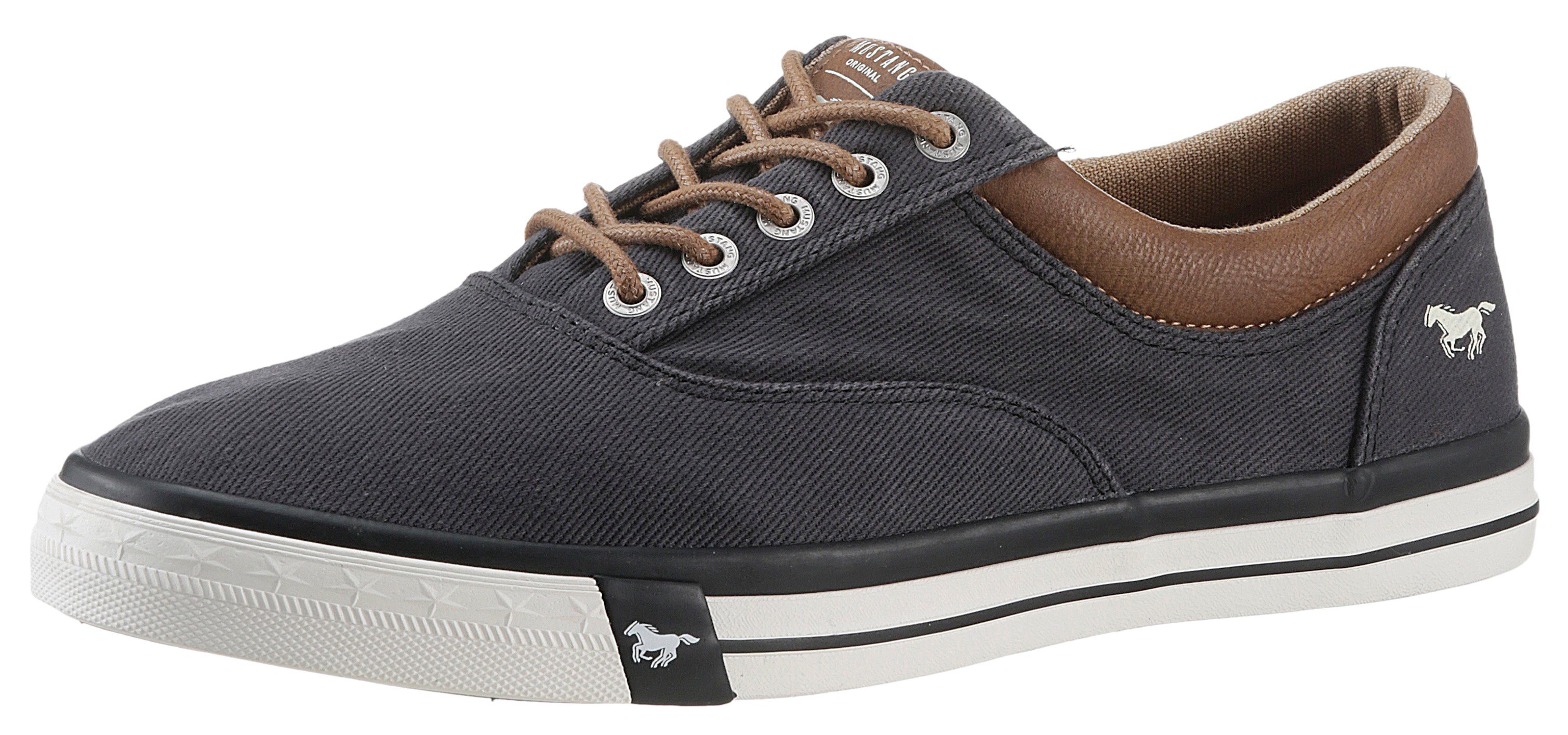 Mustang Shoes Sneaker mit kontrastreicher Sohle, Freizeitschuh, Halbschuh, Schnürschuh