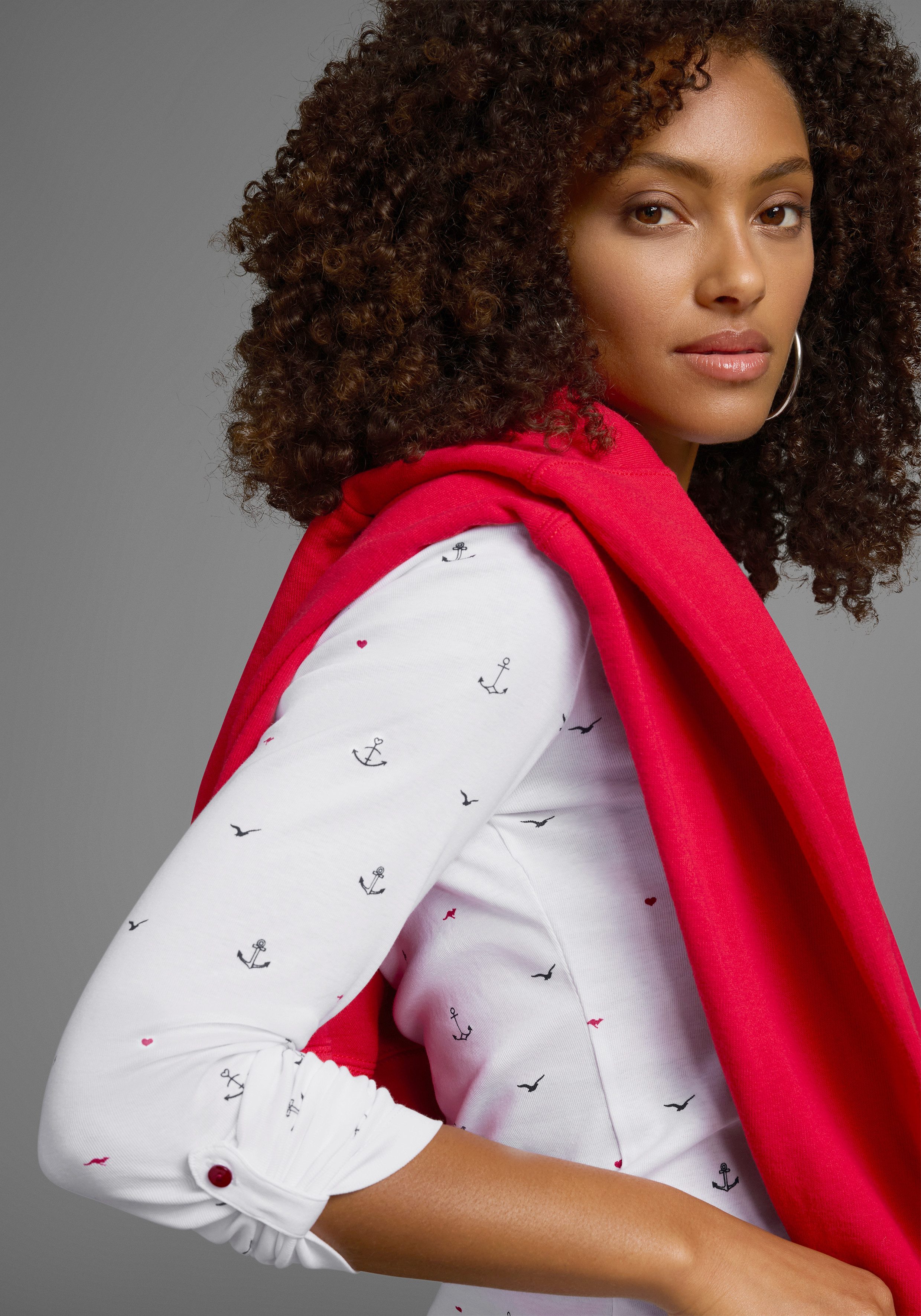 KangaROOS Langarmshirt krempelbare Ärmel, sehr figurbetont, aus elastischer Rippware