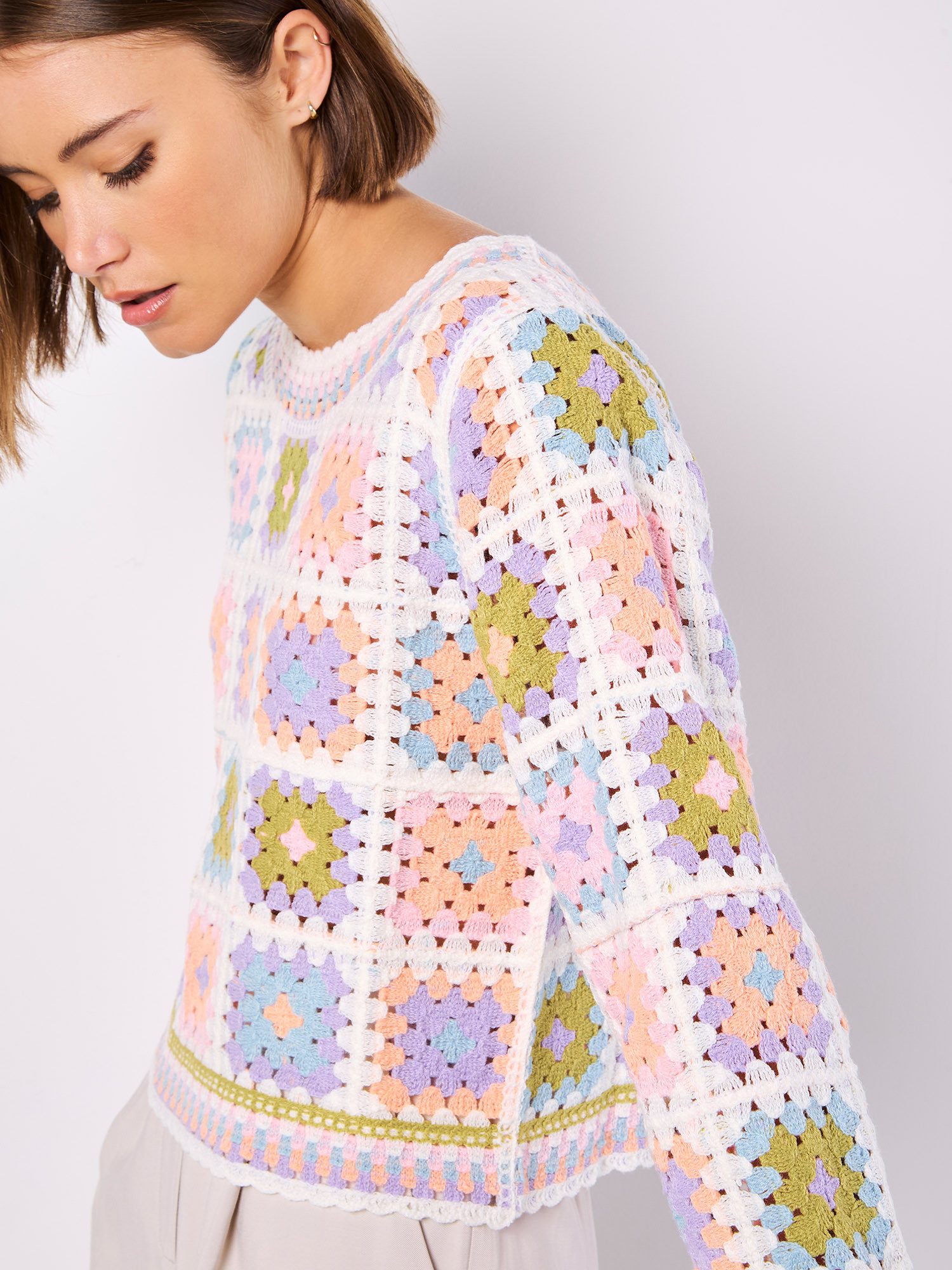Apricot Rundhalspullover Crochet Pullover mit welligem Saum günstig online kaufen