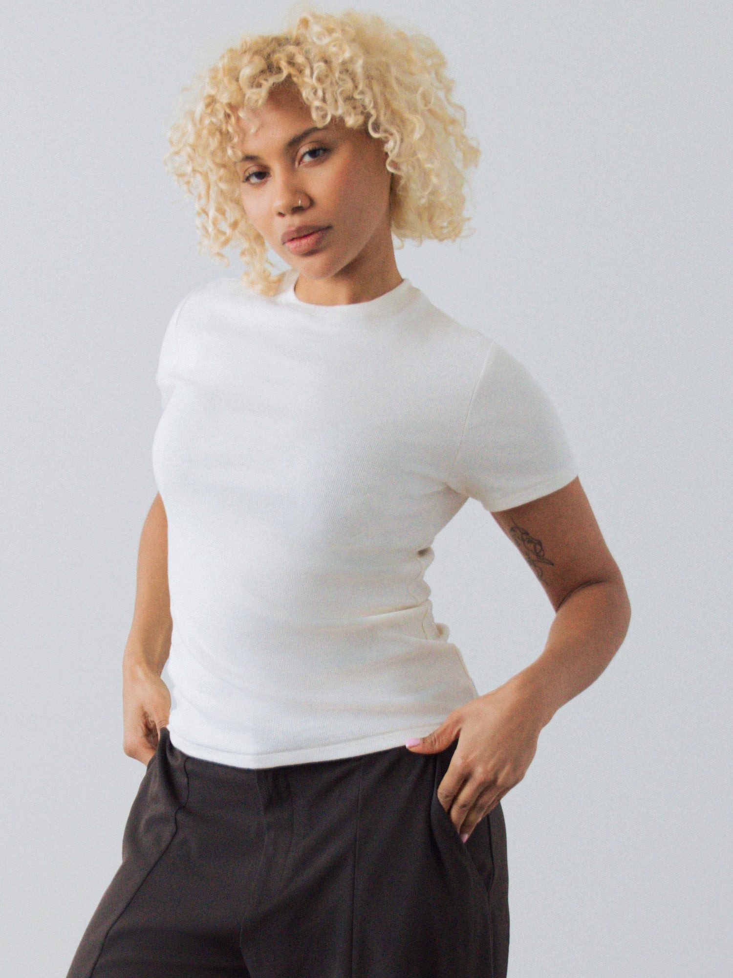 HONEST BASICS T-Shirt Geripptes Slim Fit aus Bio- und recycelter Baumwolle