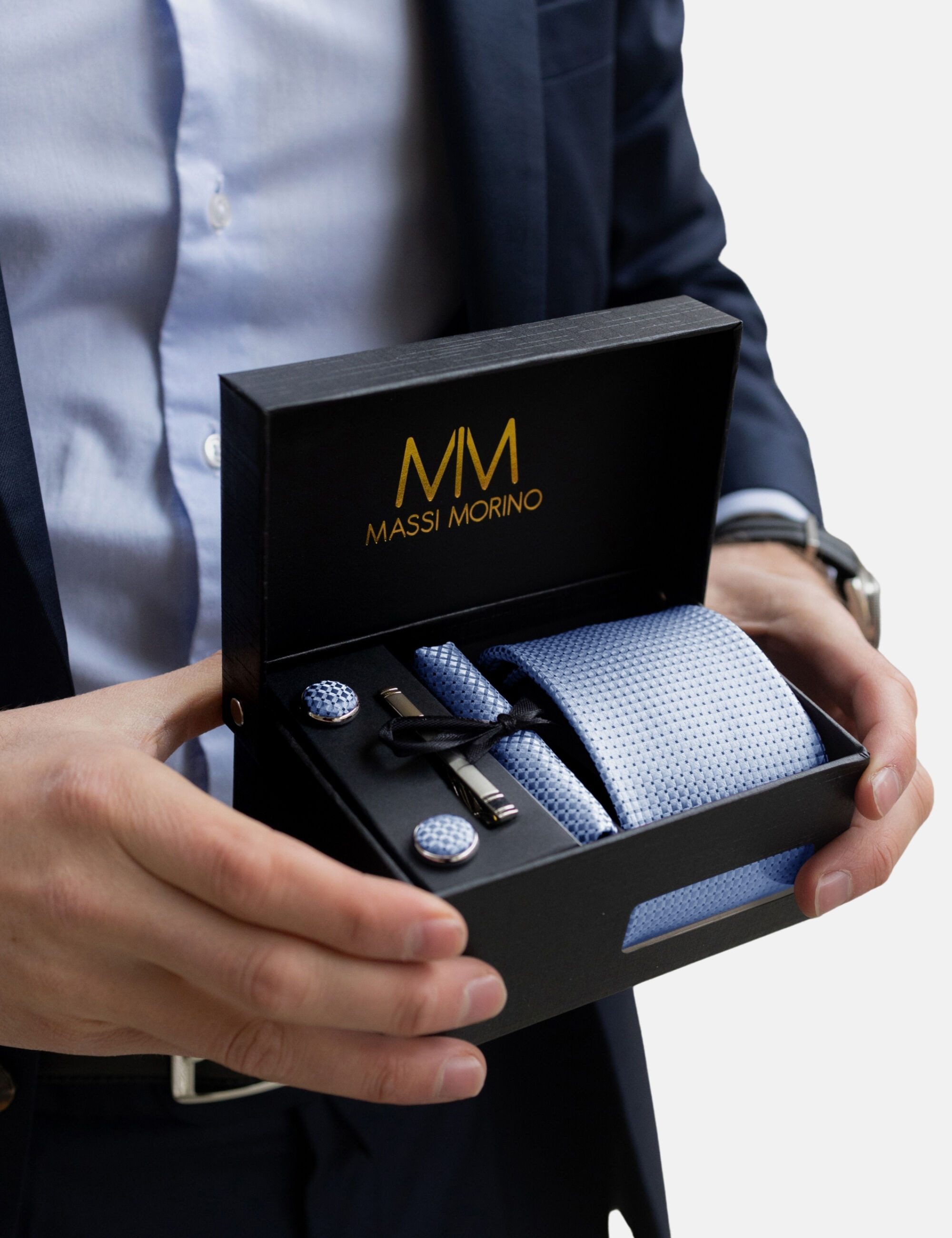 Massi Morino Krawatte (1-St) mit Einstecktuch, Manschettenknöpfen und Krawattenklammer