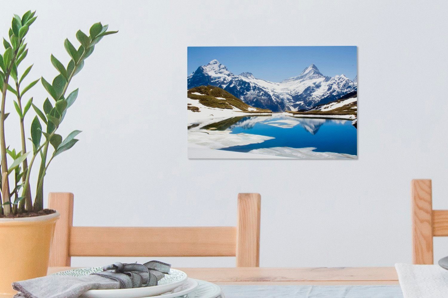 Aufhängefertig, der See, einem Wandbild Schweiz 30x20 cm in Leinwandbilder, (1 schneebedeckten Leinwandbild Berge Spiegelung der OneMillionCanvasses® in Wanddeko, St),