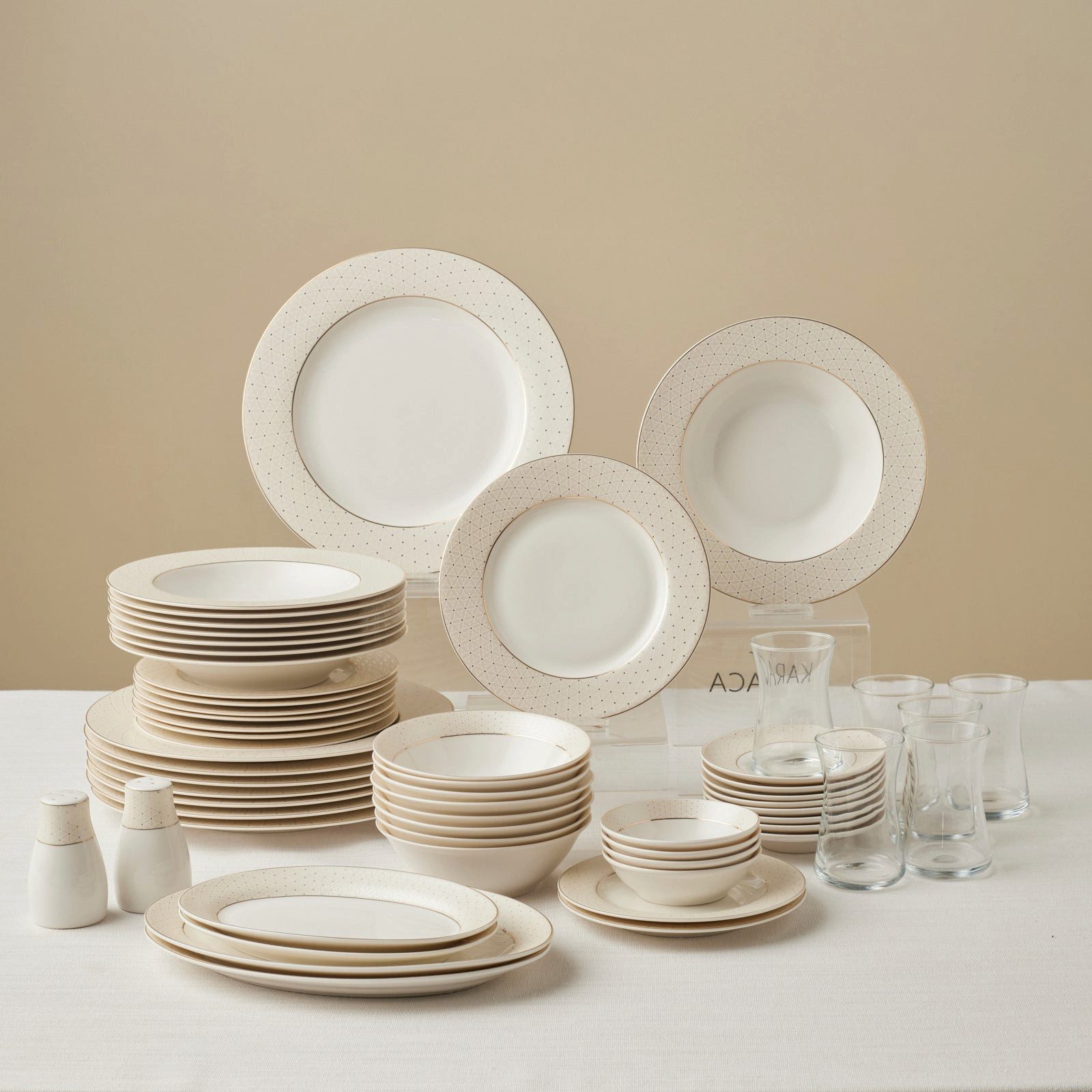Karaca Geschirr-Set 60-tlg Tafel- & Frühstücksset 8 Pers., 8 Personen, Weiß