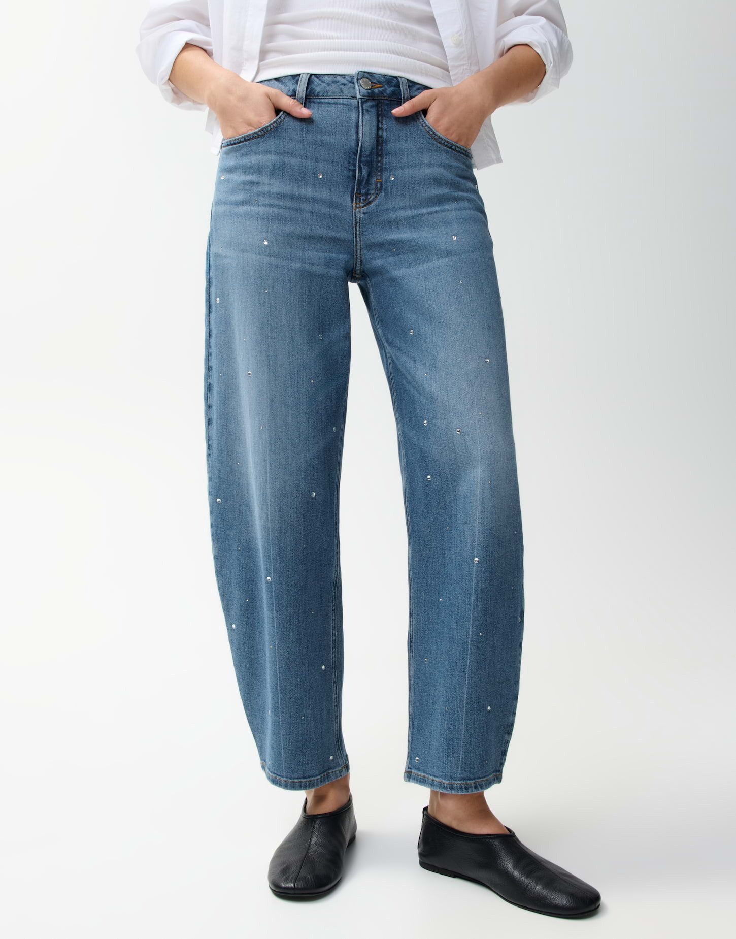 OPUS PANTS Relax-fit-Jeans Mari clear aus Baumwolle mit ovaler Passform Ovale Beinform mit Stretchkomfort und funkelnden Strassnieten