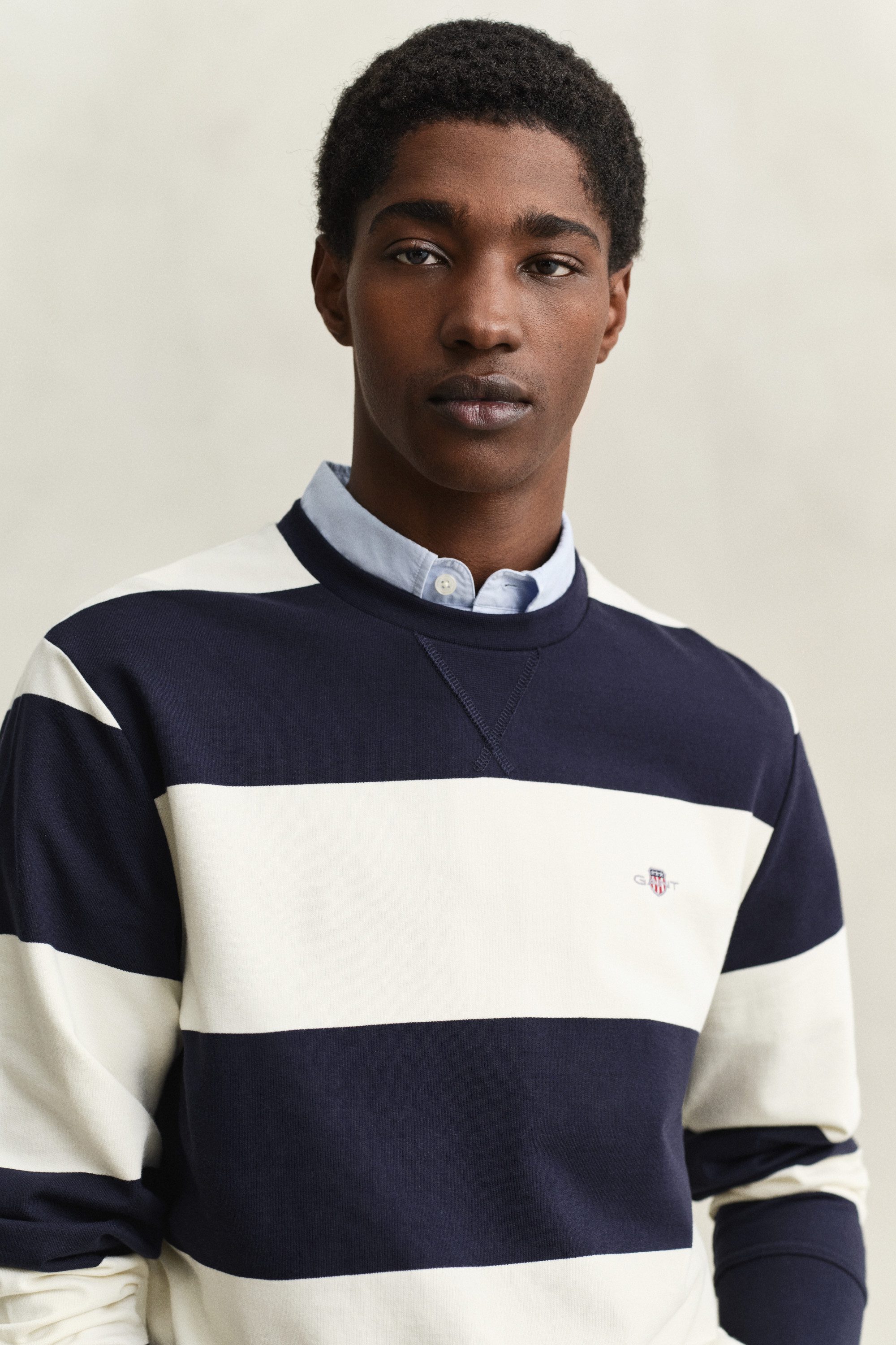Gant Sweatshirt STRIPED C-NECK mit Rundhals und Logostickerei