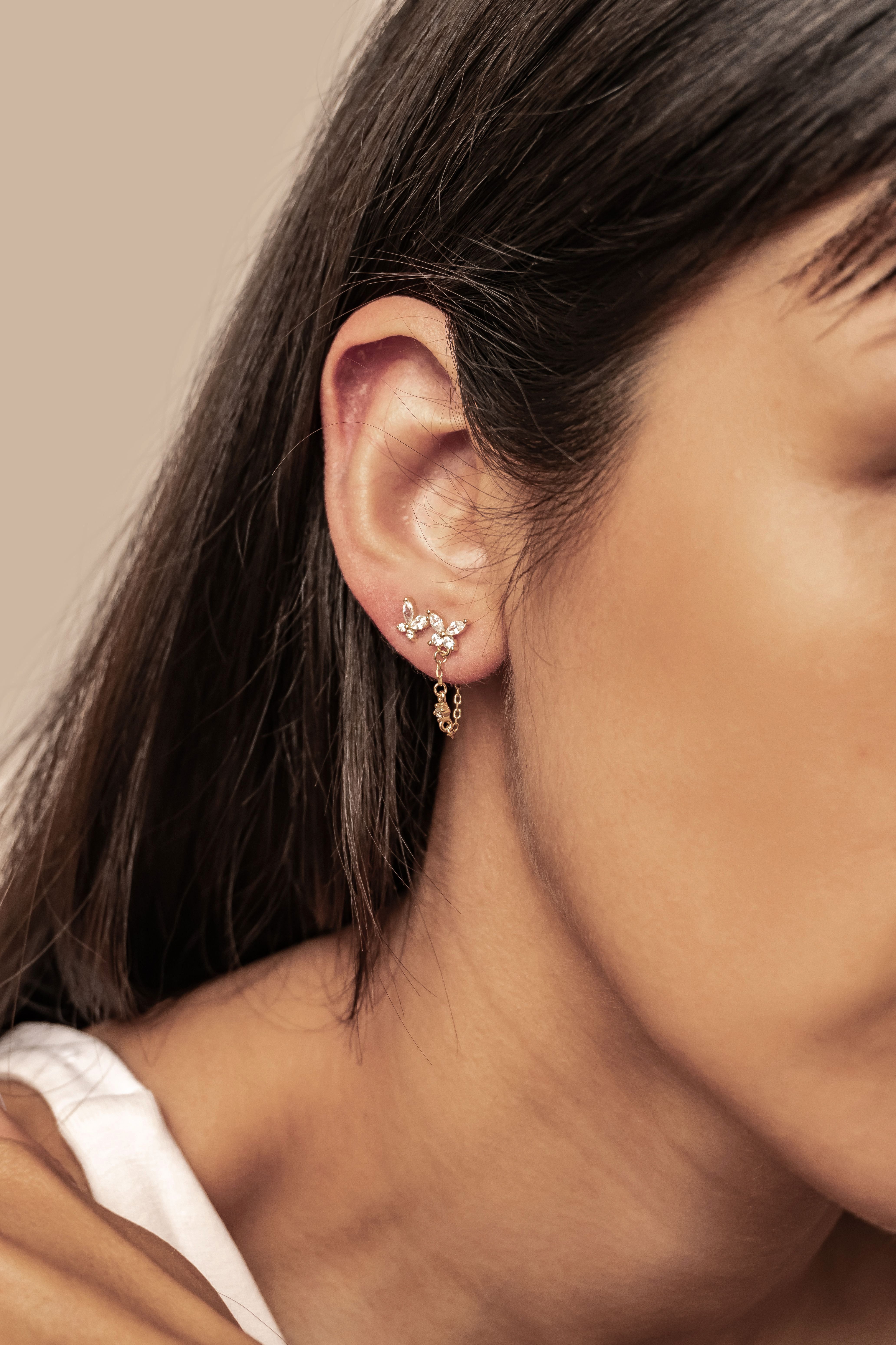 Hey Happiness Ohrstecker-Set Schmetterling Eleganz, 4er Set Ohrringe mit Kettchen & Kristall, Filigrane 925 Silber Ohrringe Damen, Ohrstecker & Kettenohrringe