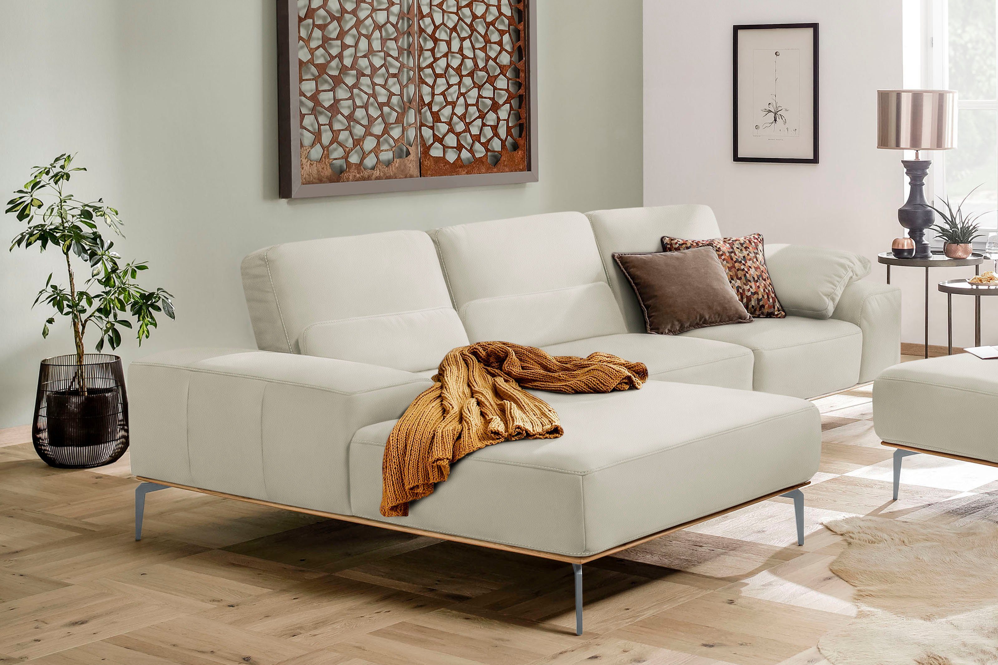 W.SCHILLIG Ecksofa run, Designsofa mit tollem Sitzkomfort, bequem, L-Form, mit elegantem Holzsockel, Füße in Silber matt, Breite 319 cm