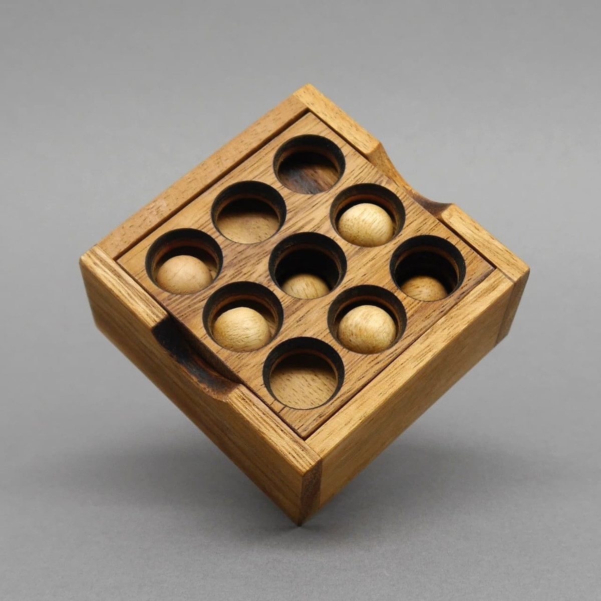 ROMBOL Denkspiele Spiel 9 LOCH PUZZLE - mittelschweres Holzpuzzle, Denkspiel, Holzpuzzle