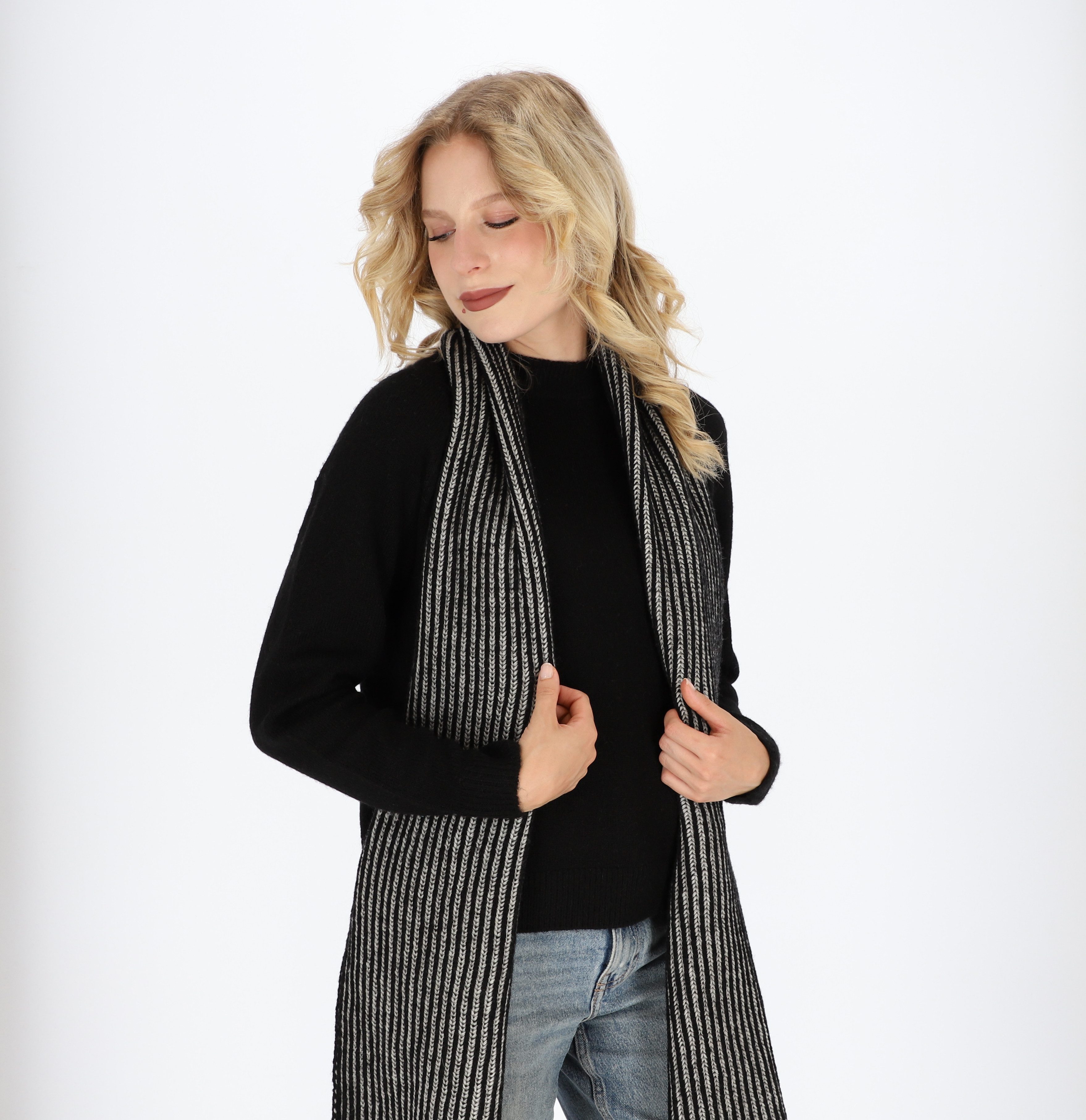 halsüberkopf Accessoires Strickschal mit 2-farbiger Rippe, aus extra feiner Merinowolle