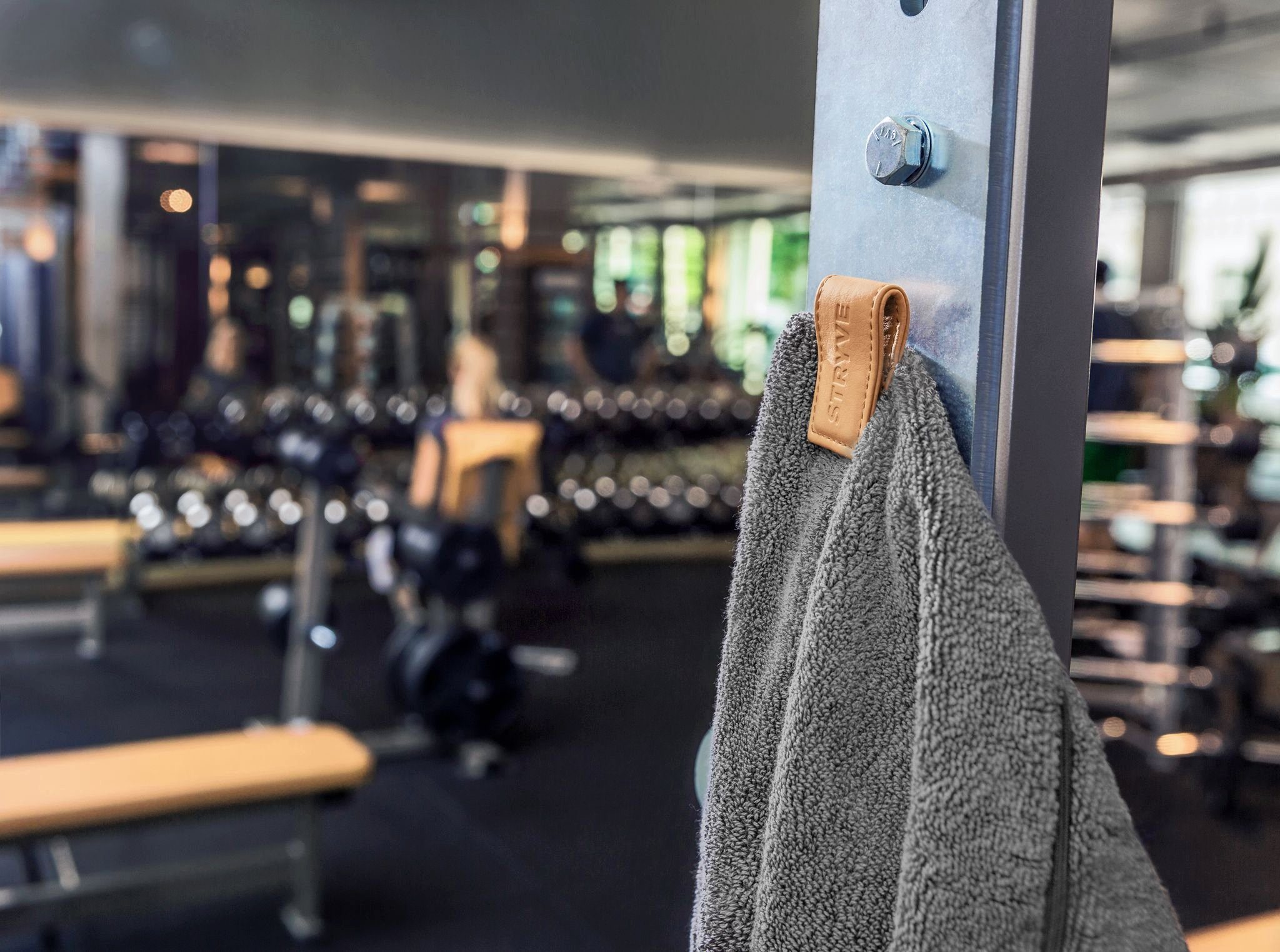 Stryve Sporthandtuch Towell +Handtuch Anthrazit-Grau Fitnesshandtuch