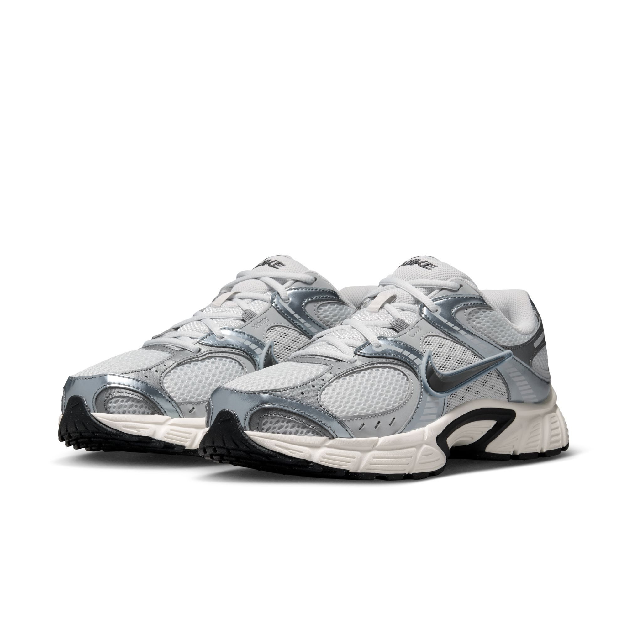 Nike Sportswear V5 RNR Sneaker inspiriert vom Design des Y2K Nike Vomero 5