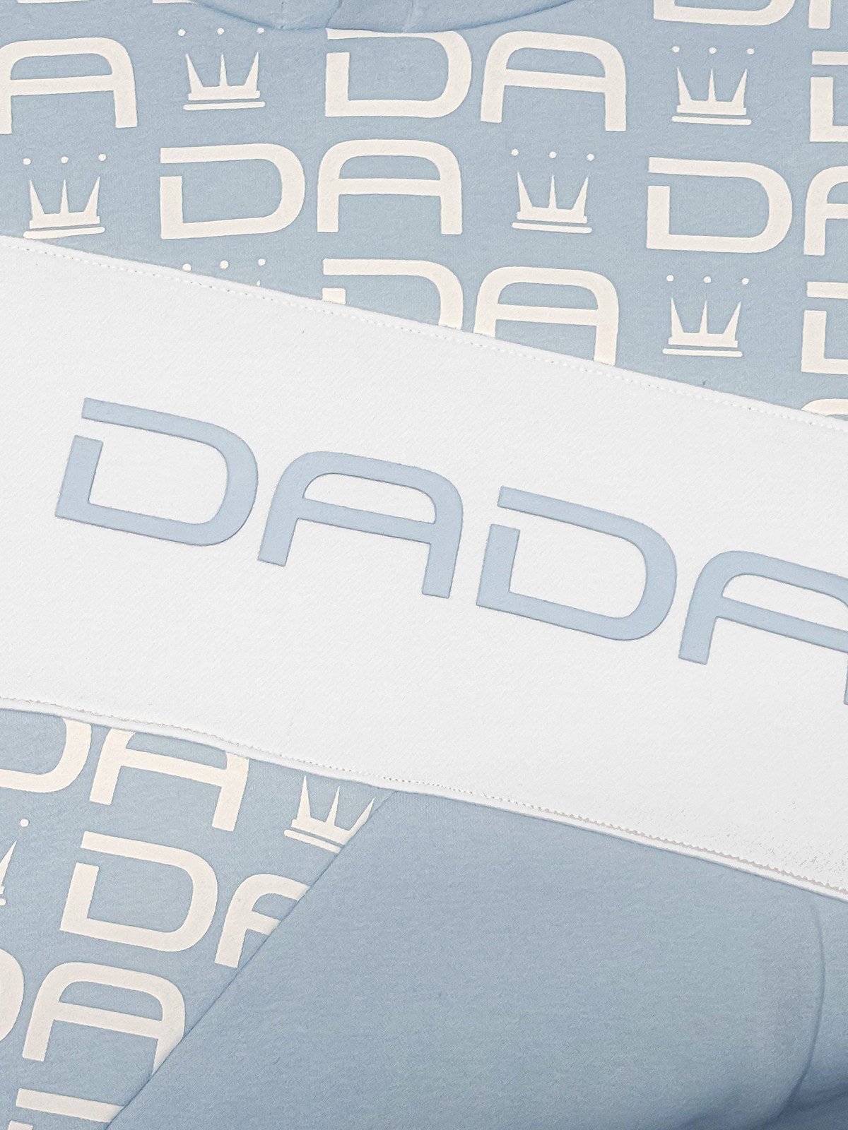 DADA Supreme Hoodie Oversize Schnitt mit Allover Logo und Kapuze Gaga Logo