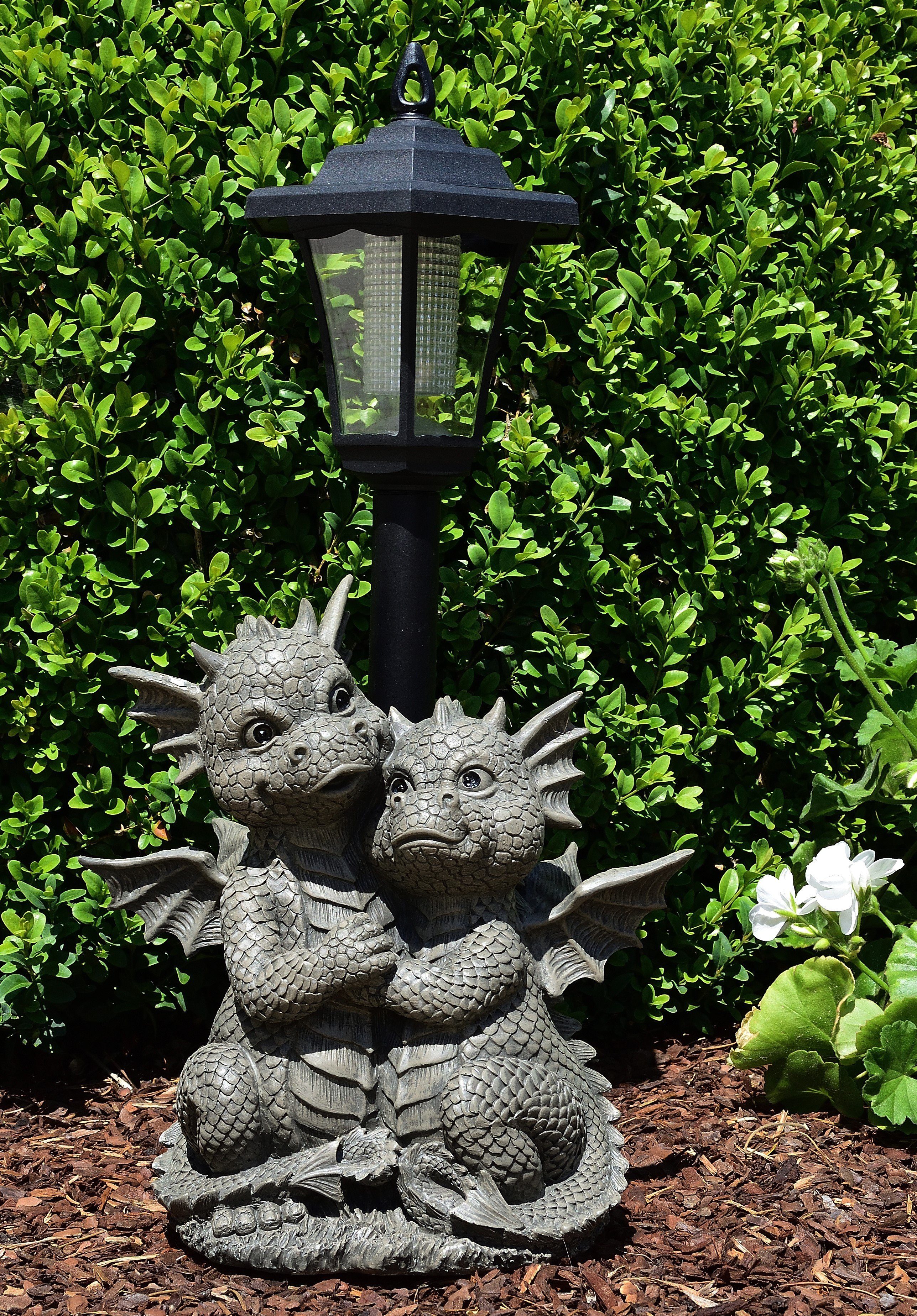 MystiCalls Dekofigur Gartendrache Drachenpaar mit Solarlaterne - Garten Sommer Dekoration