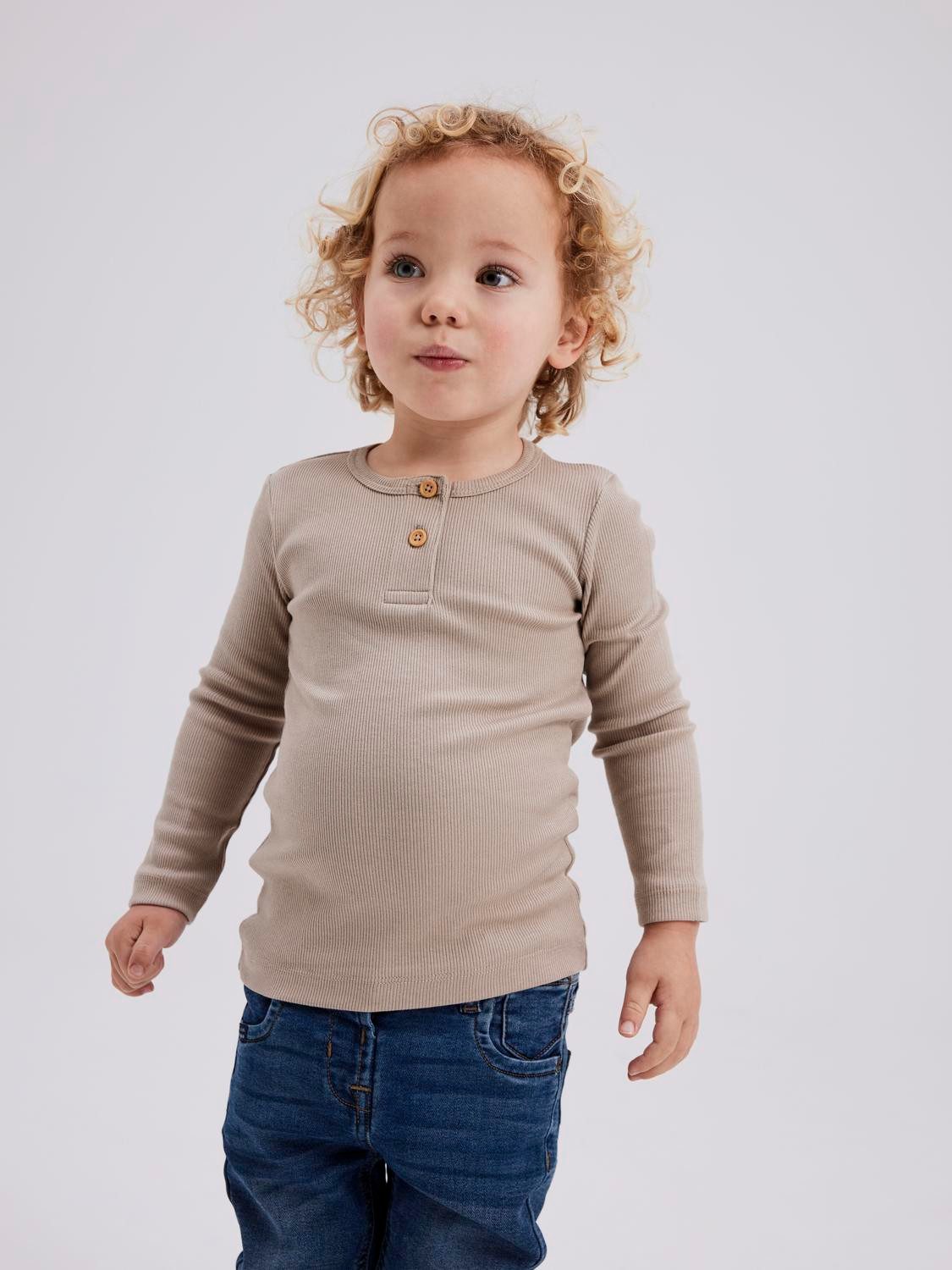 Name It Langarmshirt NMMKAB LS TOP NOOS Im Henley-Stil - mit kurzer Knopfleise, normal geschnitten