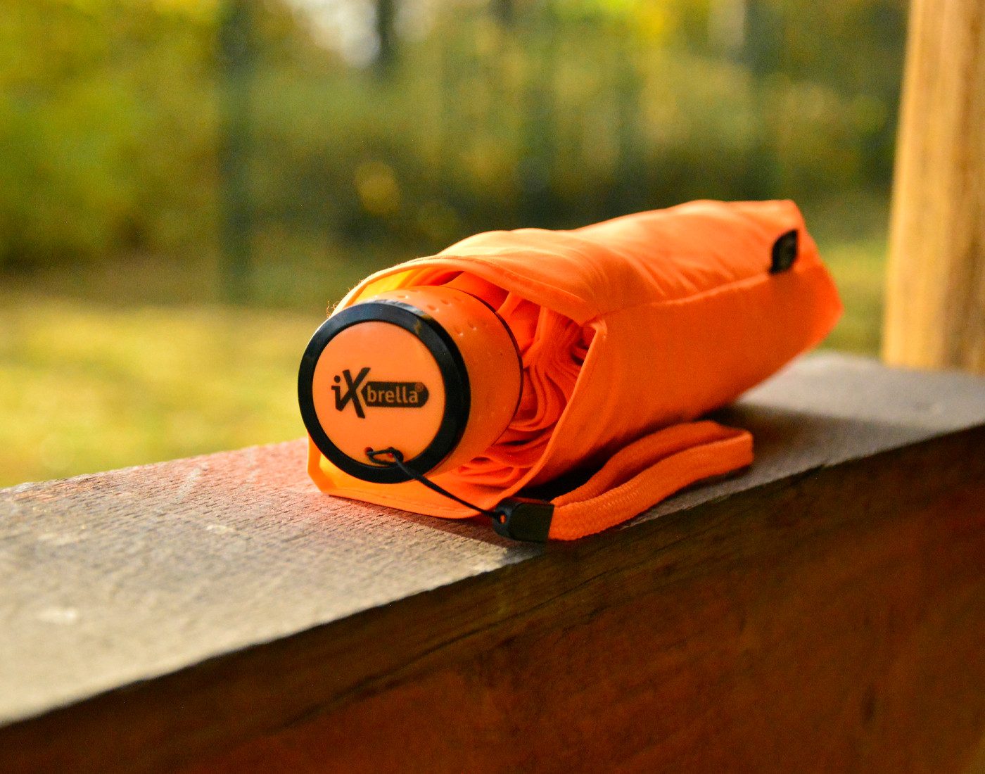 iX-brella Taschenregenschirm Mini Ultra Light - sehr leicht, mit großem Dach, manueller Öffnungsmechanismus, kräftige Farben