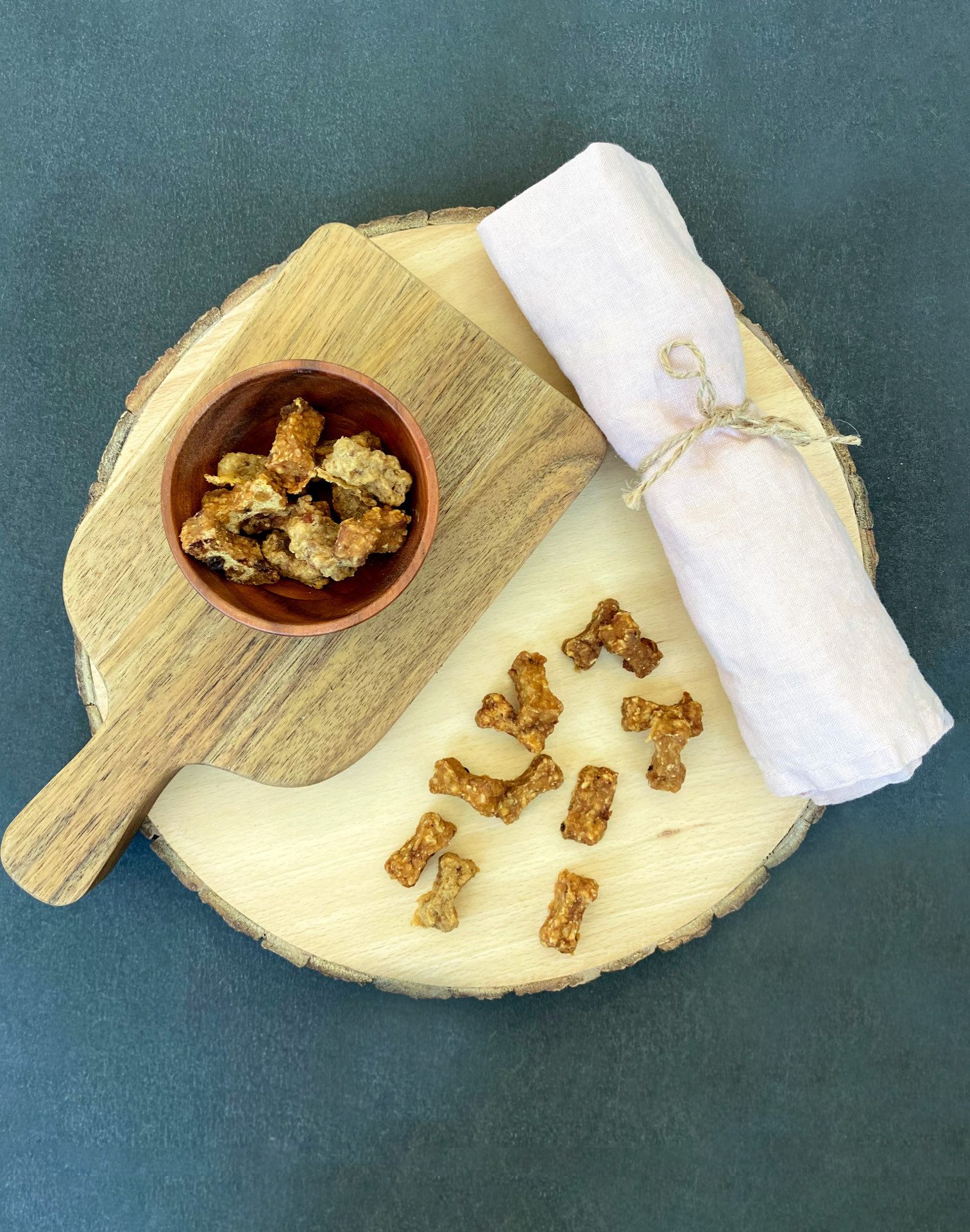 Fresco Dog Martin Rütter Trainingsknöchelchen Hunde Leckerli PROBIERPAKET, 6x150g, Snack für: Hunde, Getreidefrei, zuckerfrei & hoher Fleischanteil