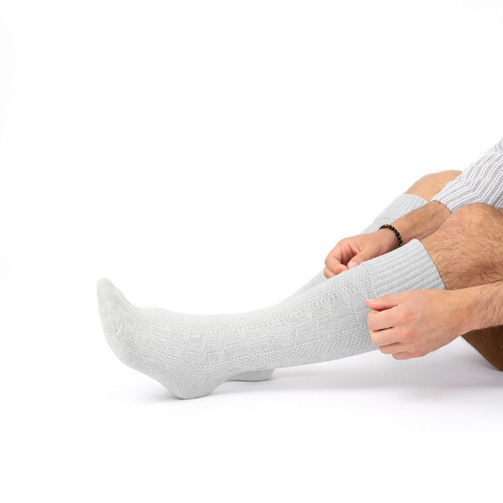HerzSticht Trachtensocken Herren Lange Trachtensocken 1er Pack (Modell: Silberdistel) (1-Paar)