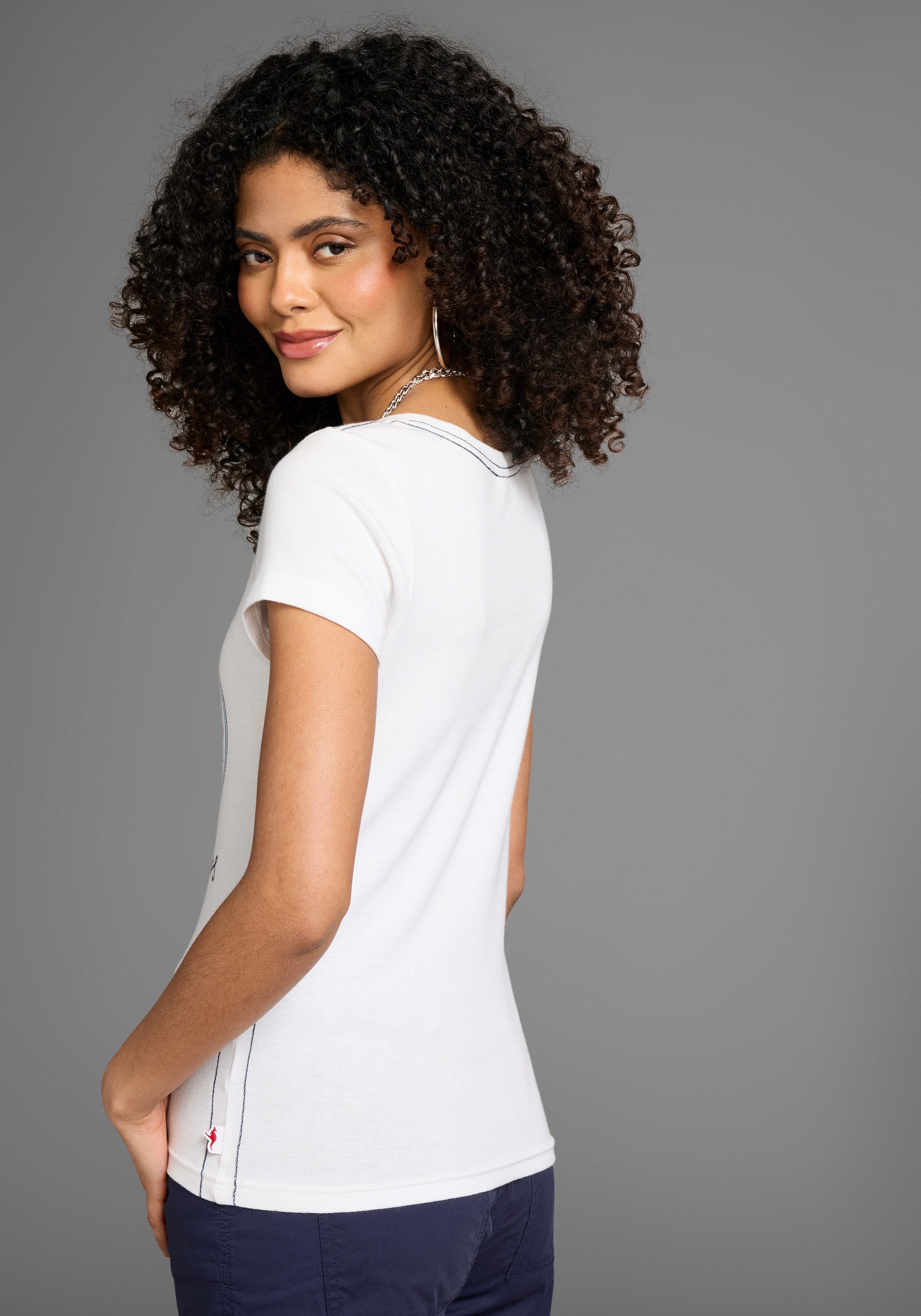 KangaROOS T-Shirt Kurzarm, sehr figurbetont, im Vintage-Design, Rundhalsaus günstig online kaufen