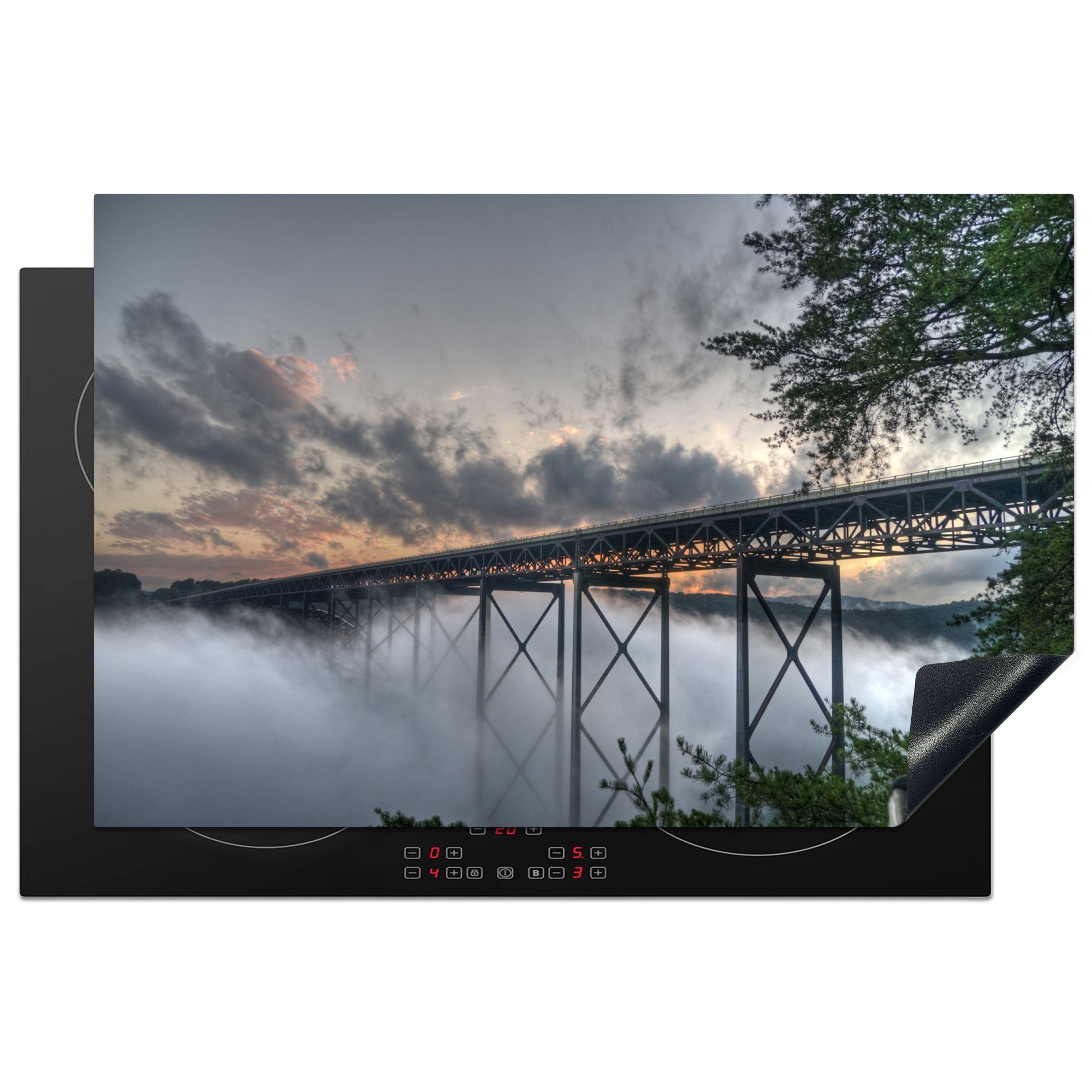 MuchoWow Herdblende-/Abdeckplatte Wolke hängt unter hoher Brücke in West Virginia, Vinyl, (1 tlg), 81x52 cm, Induktionskochfeld Schutz für die küche, Ceranfeldabdeckung