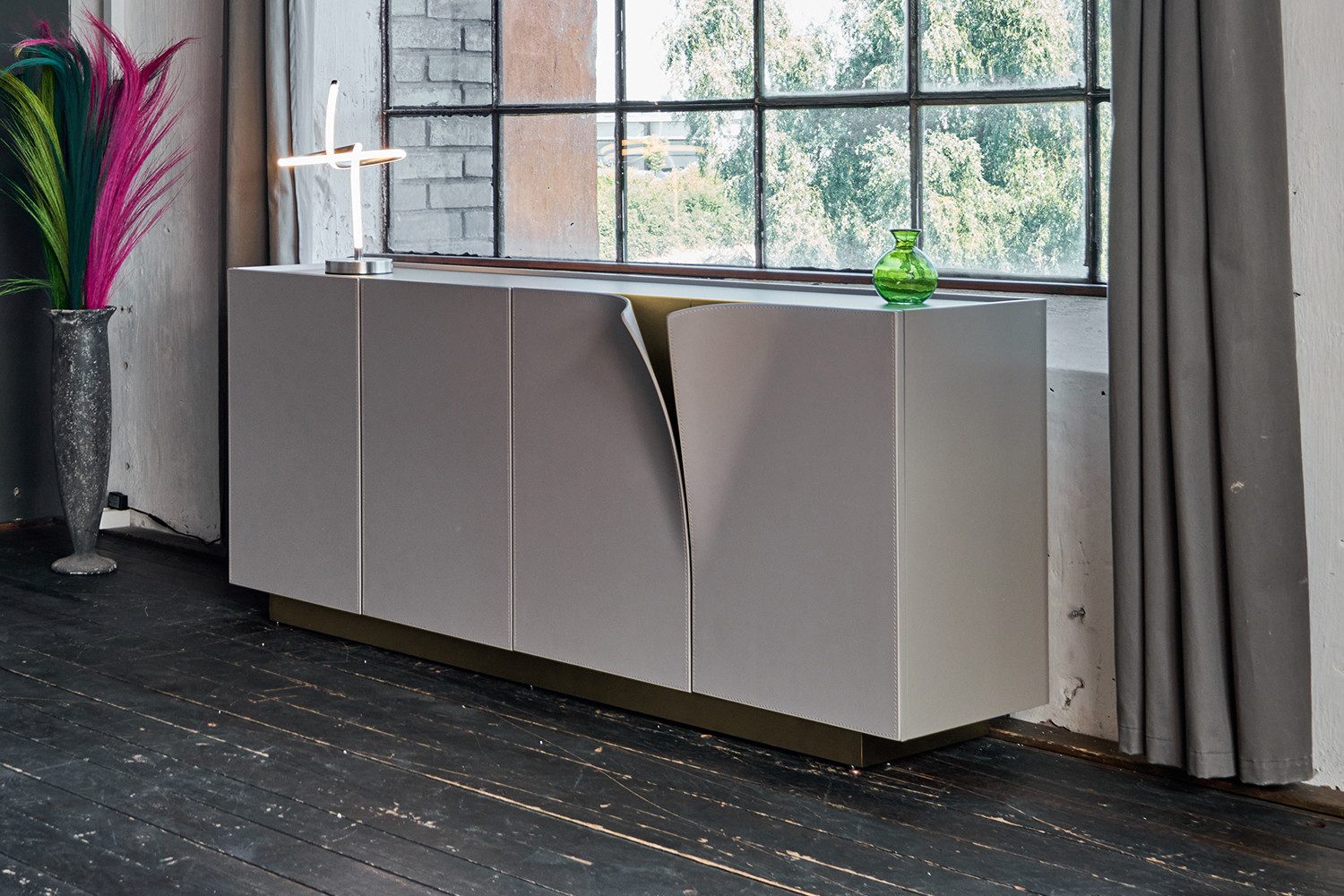 KAWOLA Sideboard EMMA, Kunstleder grau verschiedene Fußfarben