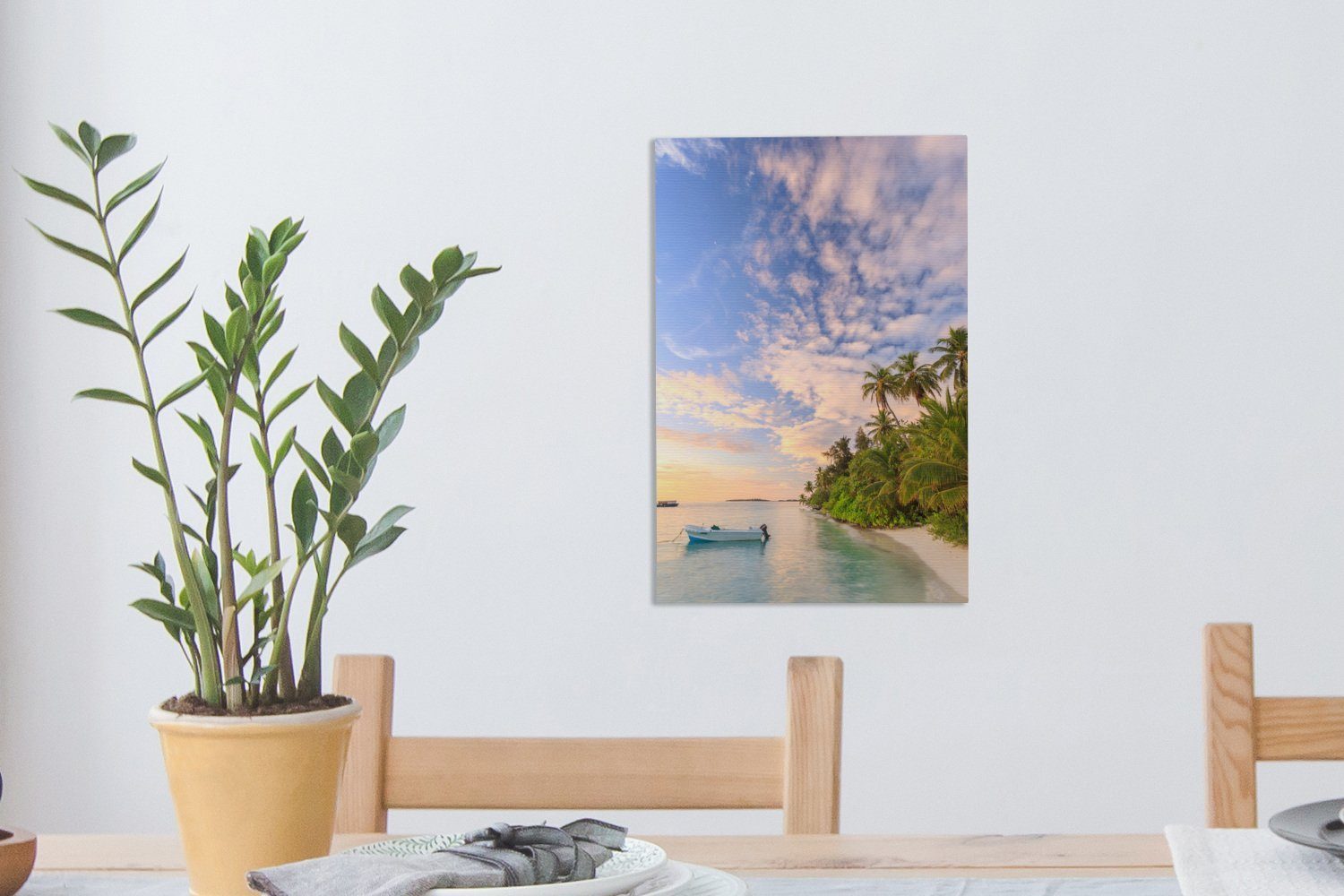 auf Strand einem inkl. 20x30 Malediven, fertig bespannt Leinwandbild Zackenaufhänger, Leinwandbild (1 über OneMillionCanvasses® den cm Sonnenuntergang St), Gemälde,