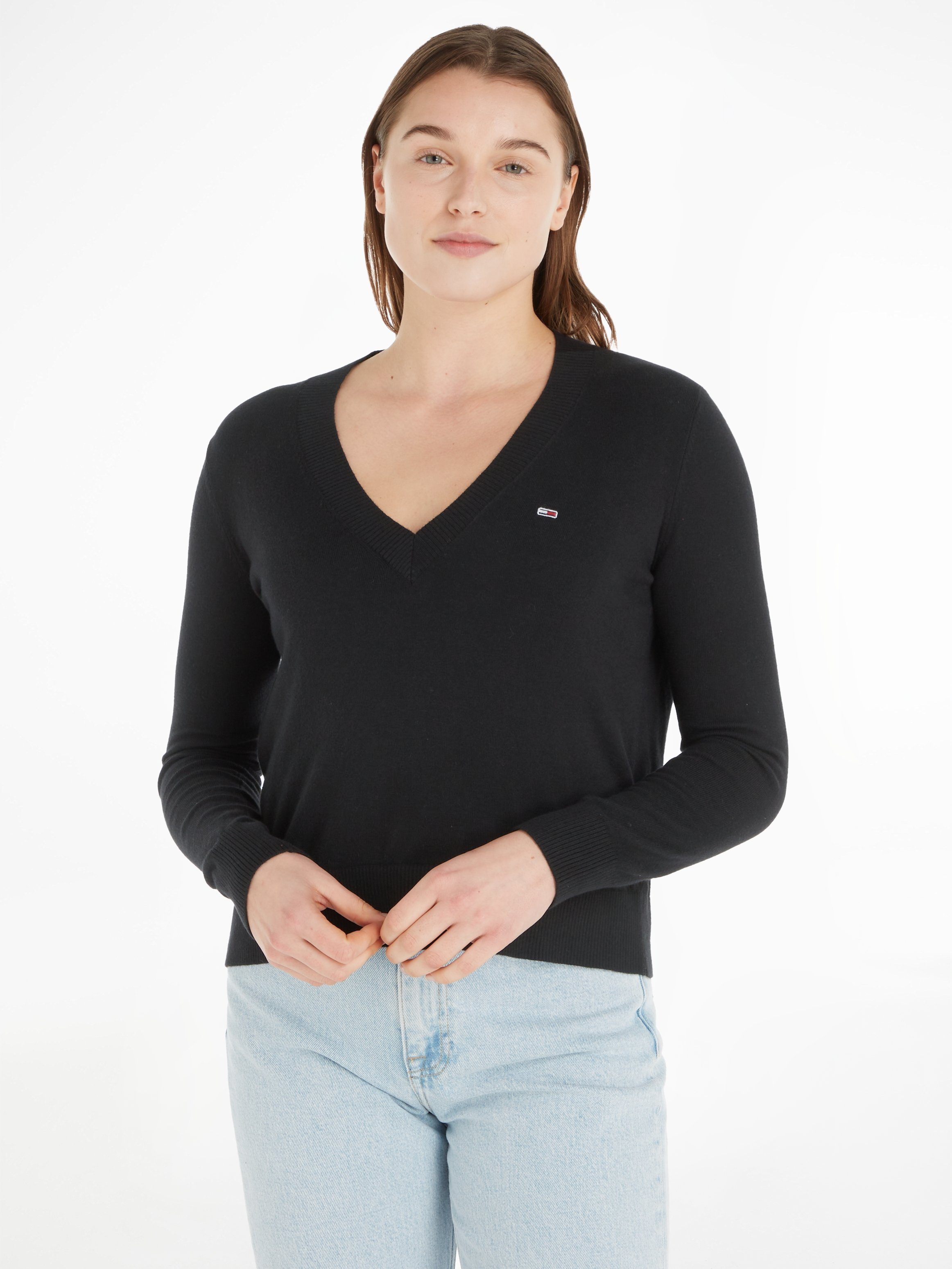 Tommy Jeans V-Ausschnitt-Pullover TJW ESSENTIAL VNECK SWEATER mit Tommy Jeans Markenlabel Black