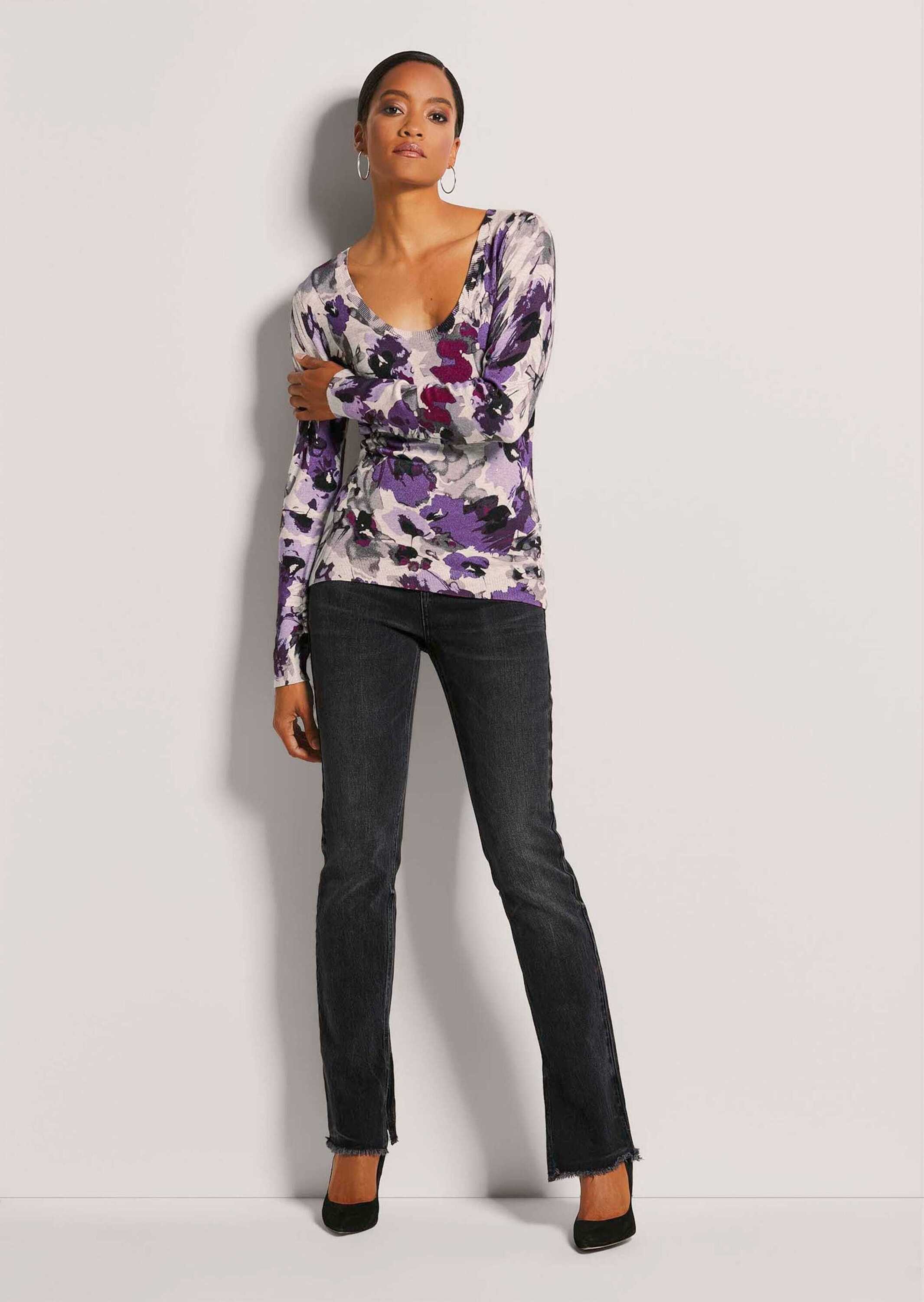 MADELEINE Strickpullover Feinstrickpullover mit floralem Print Florales Dessin und runder Ausschnitt für stilvolle Akzente