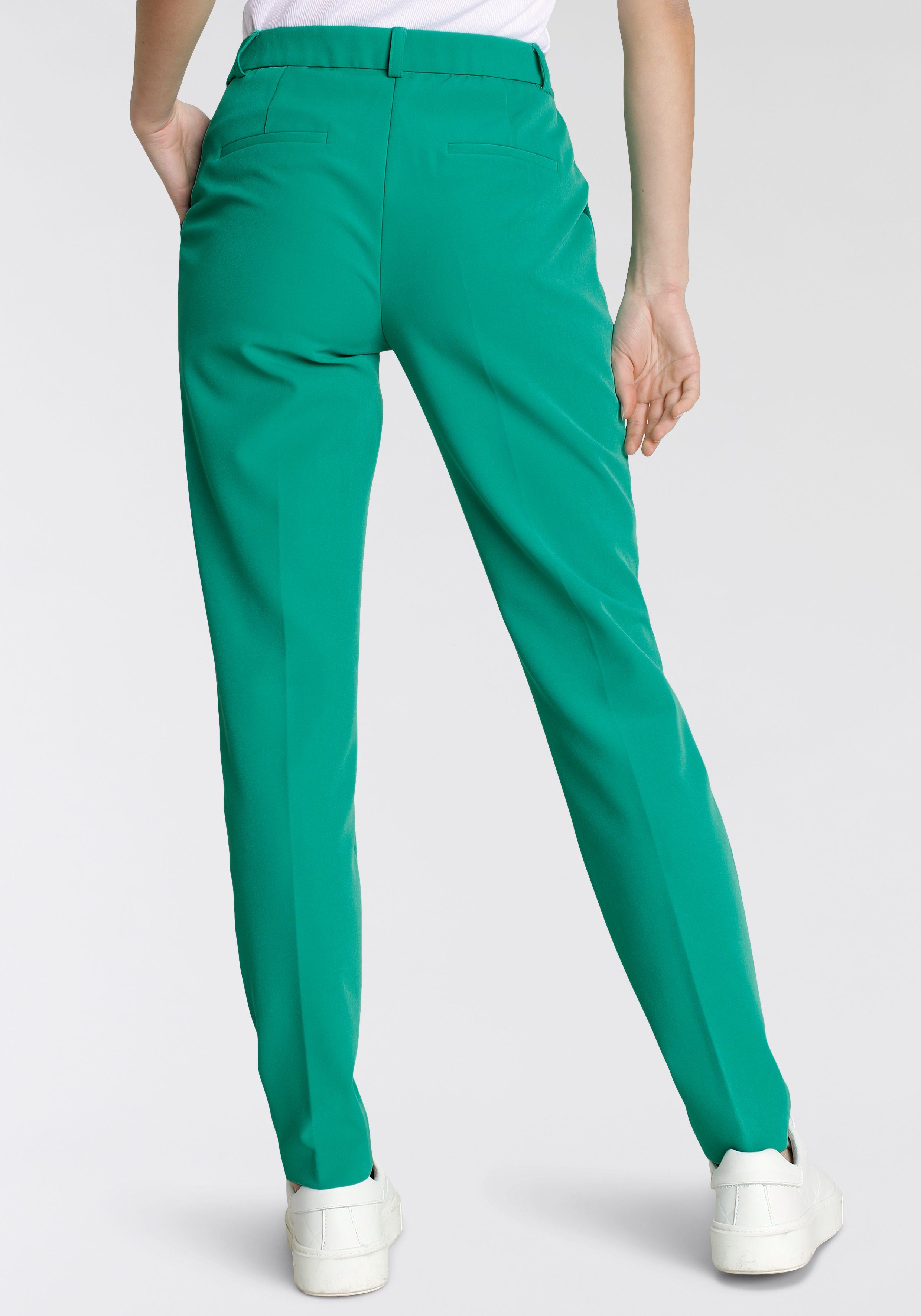 Tamaris Anzughose aus Material') nachhaltigem (Hose grün Trendfarben in