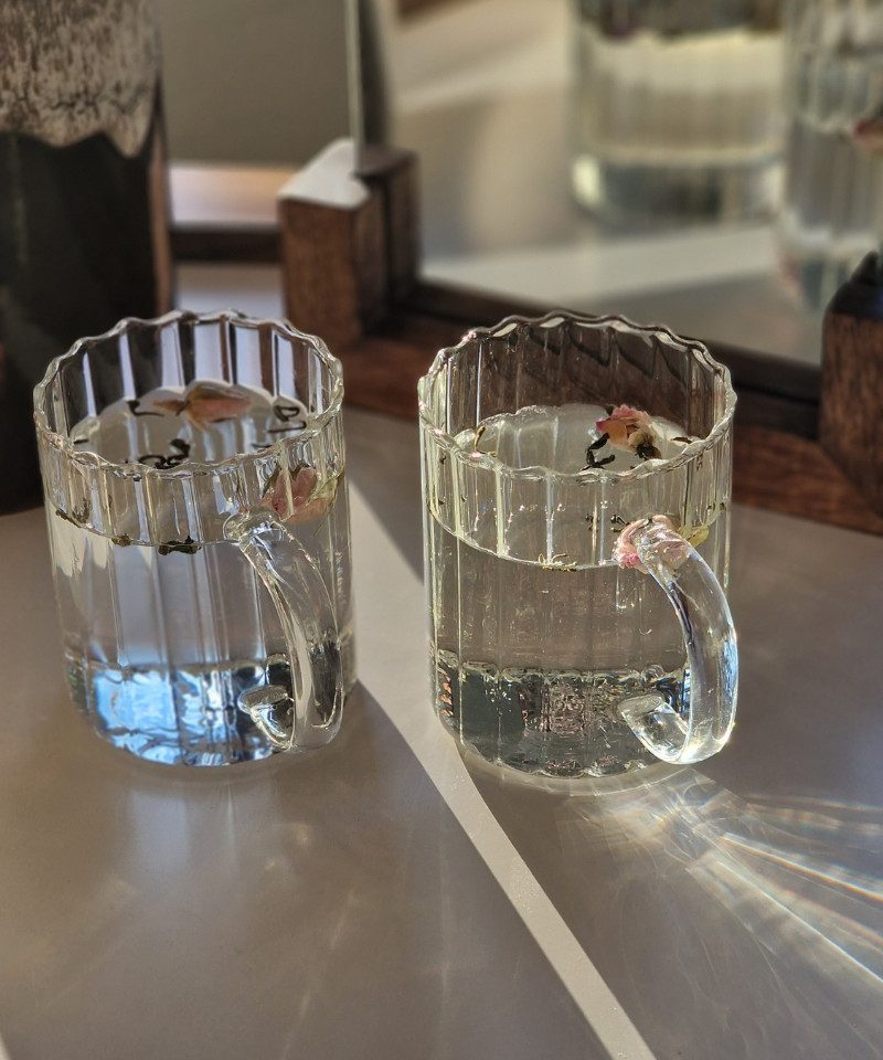 Zoha Glas Riffle Cup Kaffeeglas Teeglas Heißgetränke - 350 ml, 4-tlg., Borosilikatglas, Hitzebeständig Trinkglas Cocktailgläser Eiskaffeegläser Tee Saft – Bild 2 von 5