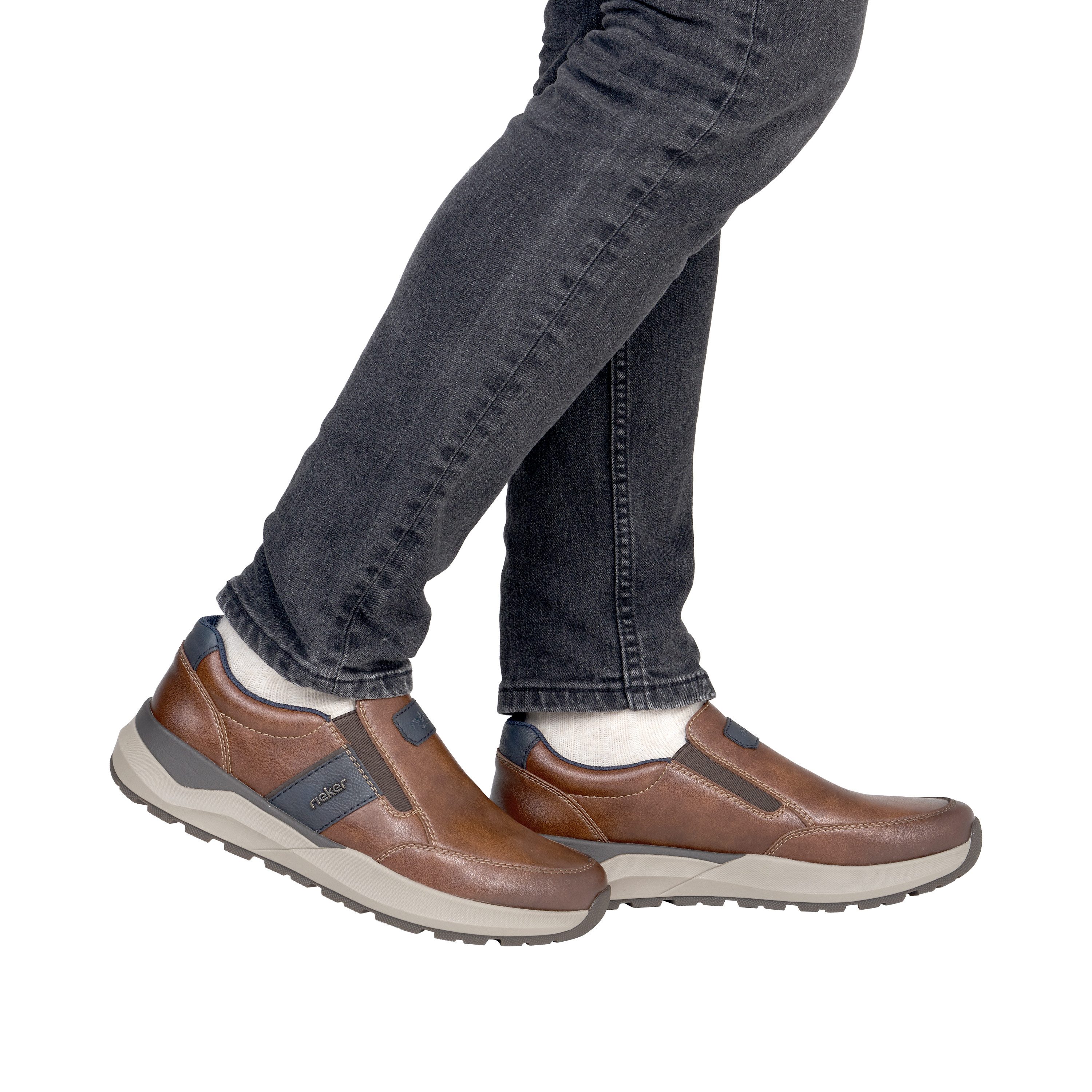 Rieker Slip-On Sneaker Schlüpfschuh, Slipper, Halbschuh, Freizeitschuh mit Kontrastbesatz