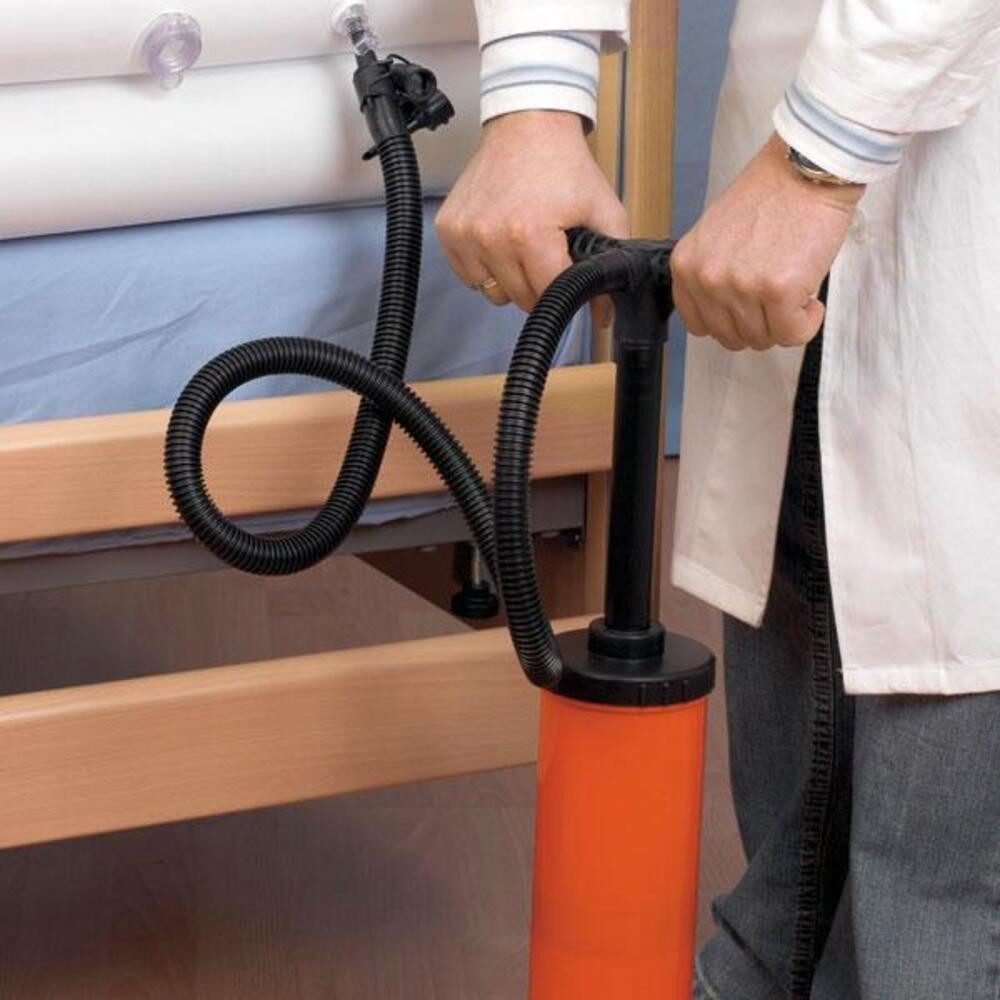 DocMed Badewanne Aufblasbare Bett-Badewanne mit Praktischem Wasserablaufsystem, (Leichtes Positionieren und Aufblasen), Körperpflege im Bett ohne Umlagern