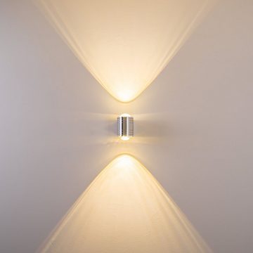 hofstein Spiegelleuchte »Arche« LED Wandlampe aus Metall u. Glas in Aluminiumgebürstet, 3000 Kelvin, Wandspot mit Ein-/Ausschalter, 480 Lumen, IP44