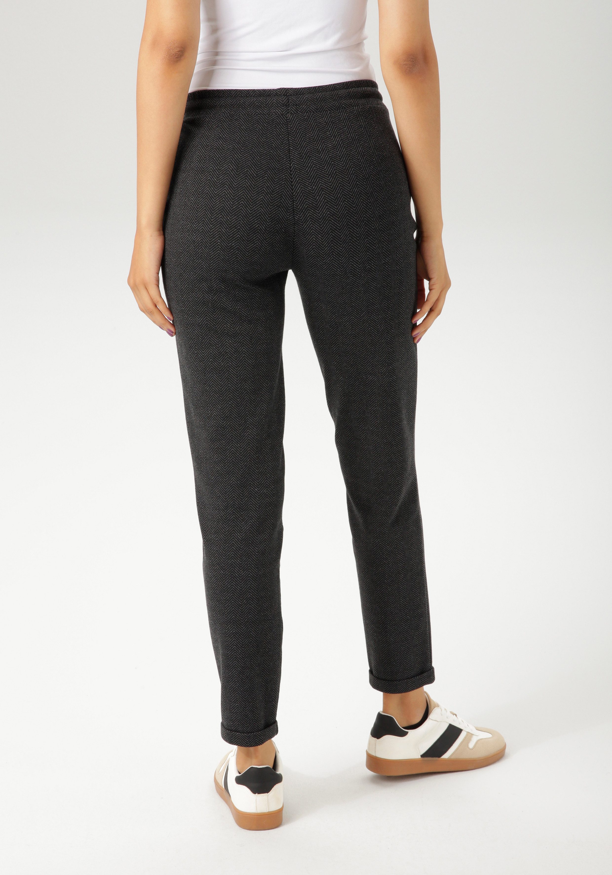 Aniston CASUAL Schlupfhose mit trendigem Fischgrat-Muster günstig online kaufen