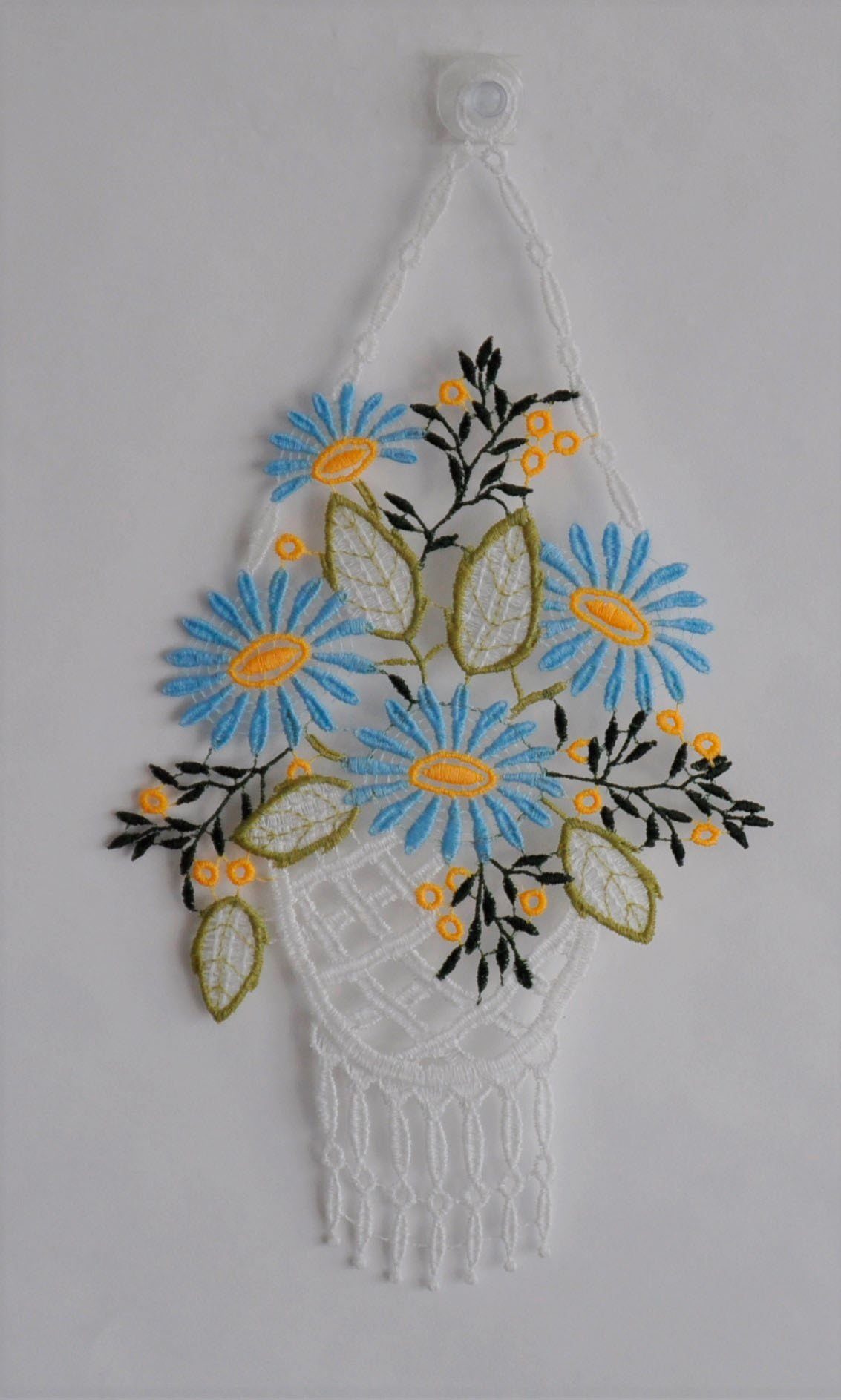 Stickereien Plauen Fensterbild Blumenampel
