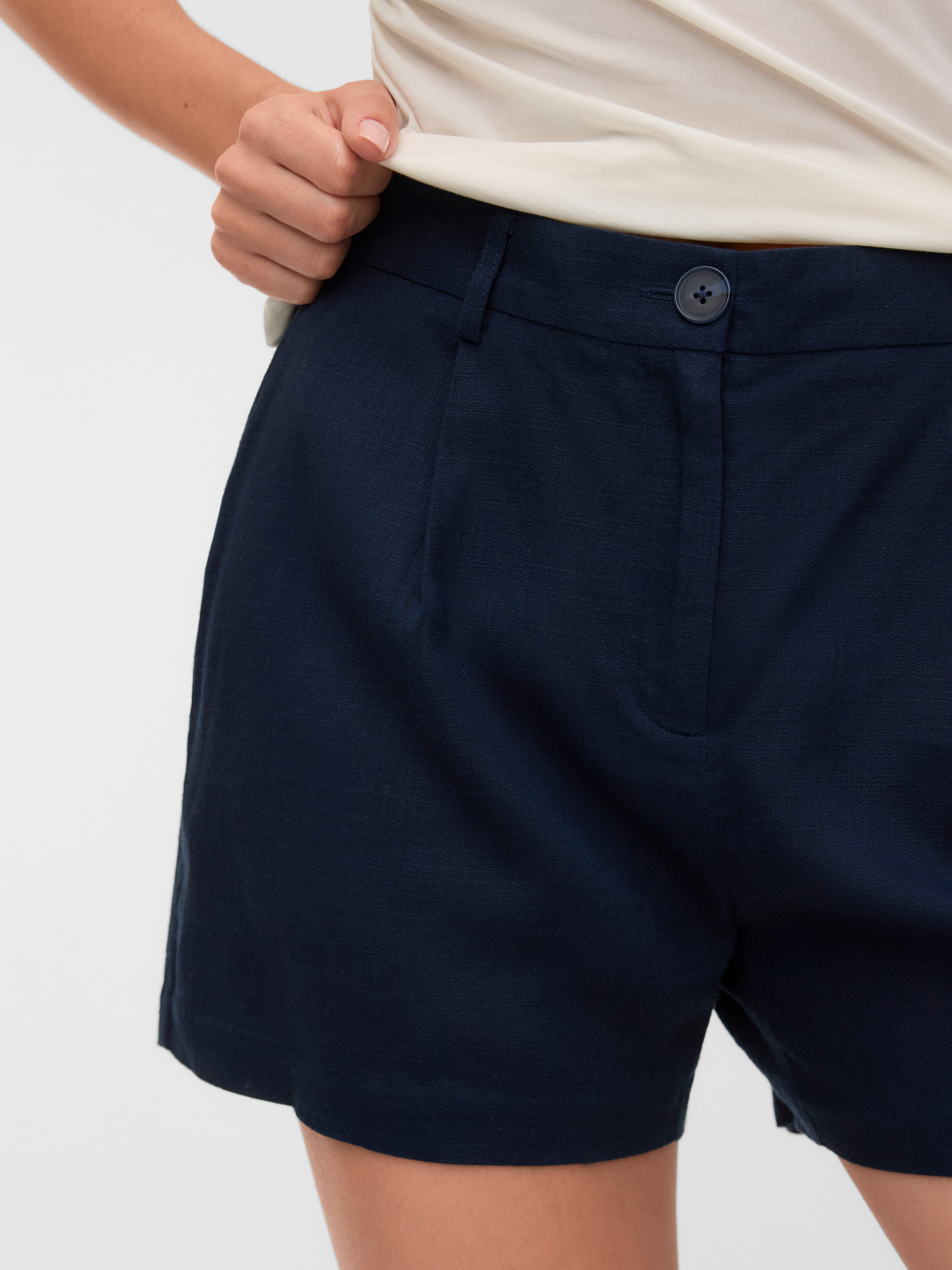 Vero Moda Shorts VMROSIE MW SHORT SHORTS NOOS Viskosemischung, mit Leinen, regular waist, teil-elastisches Bündchen