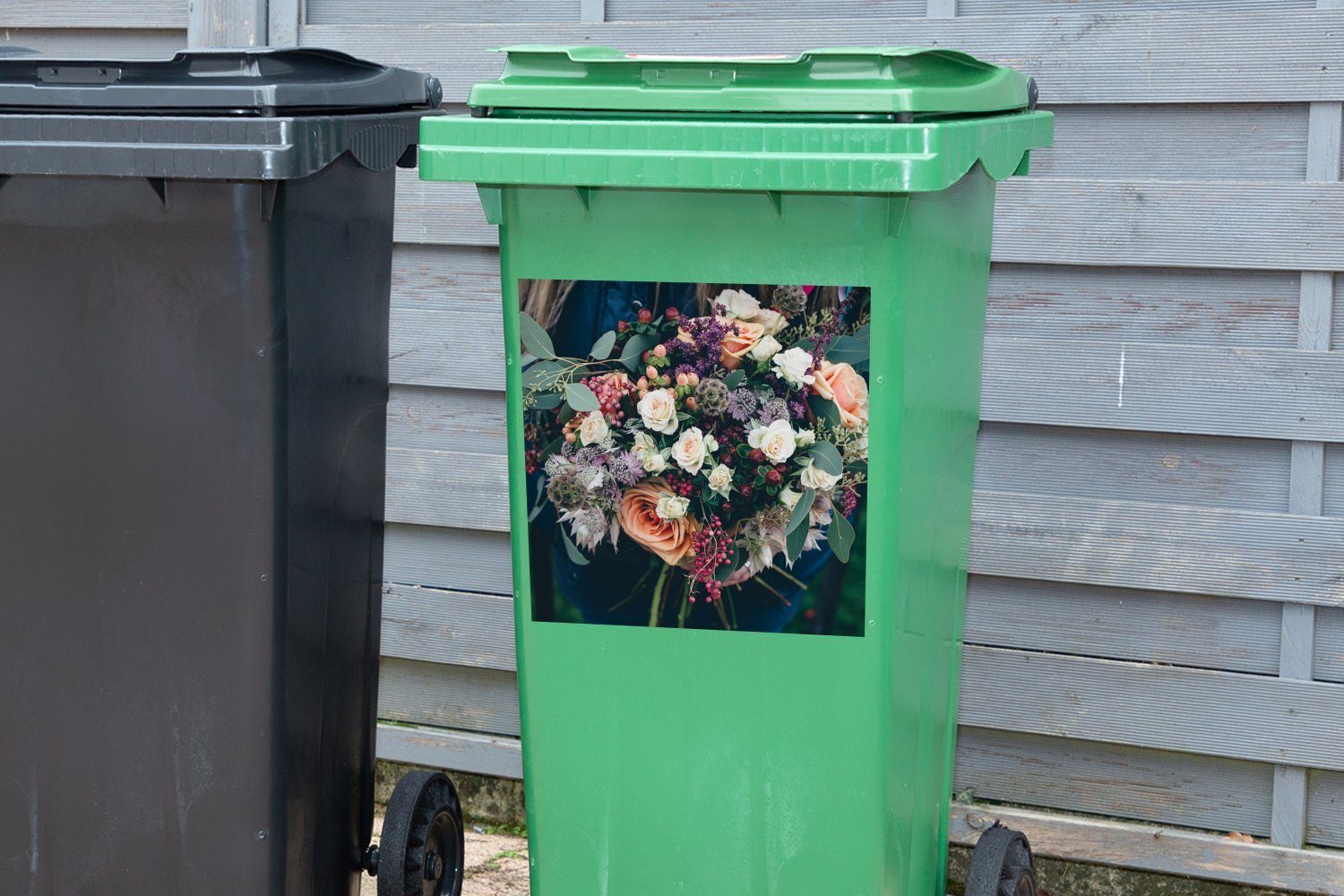 Pastell Sticker, Abfalbehälter Mülltonne, Blumen St), Mülleimer-aufkleber, Container, - Wandsticker MuchoWow - Blumenstrauß (1