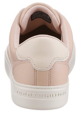 Tommy Hilfiger ESSENTIAL COURT SNEAKER Plateausneaker mit Kontrastbesatz an der Ferse, Freizeitschuh, Halbschuh, Schnürschuh