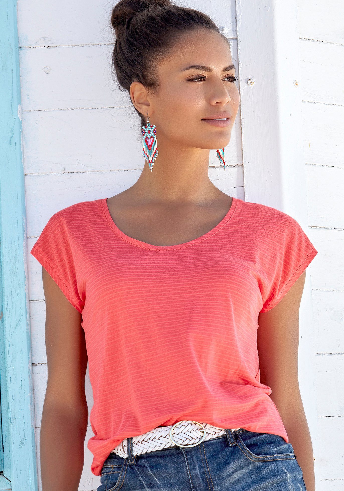 Kurzarmshirt mit leicht transparenten Streifen